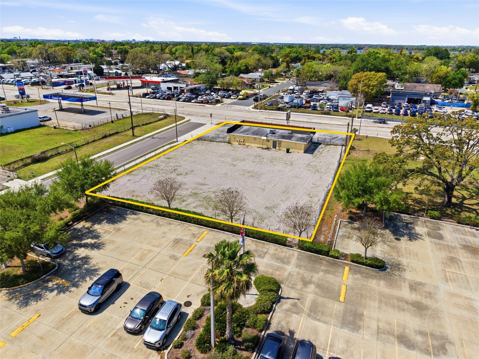 1919 S Orange Blossom Trl Property Photo 2