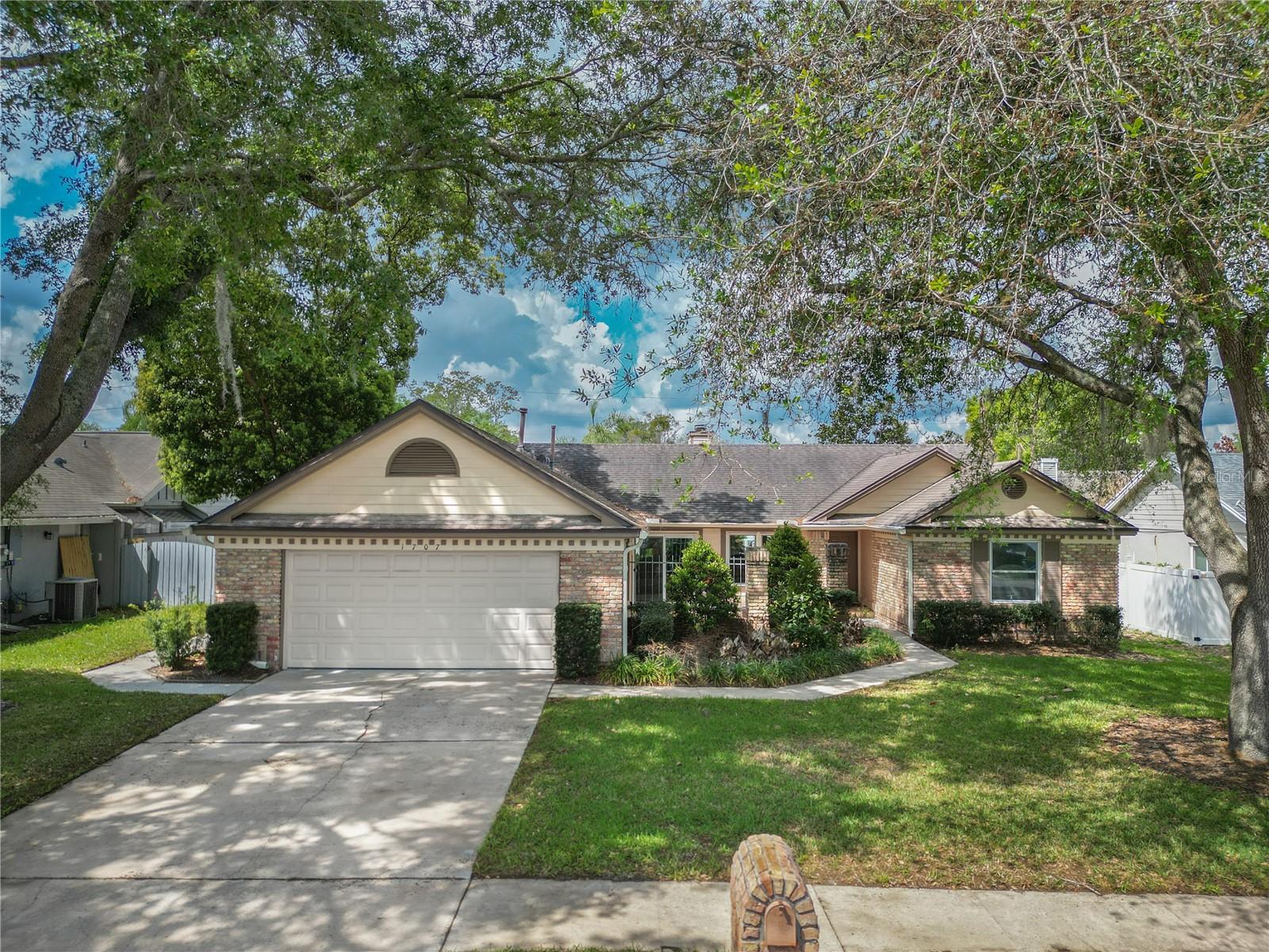 1707 GRANGE CIR