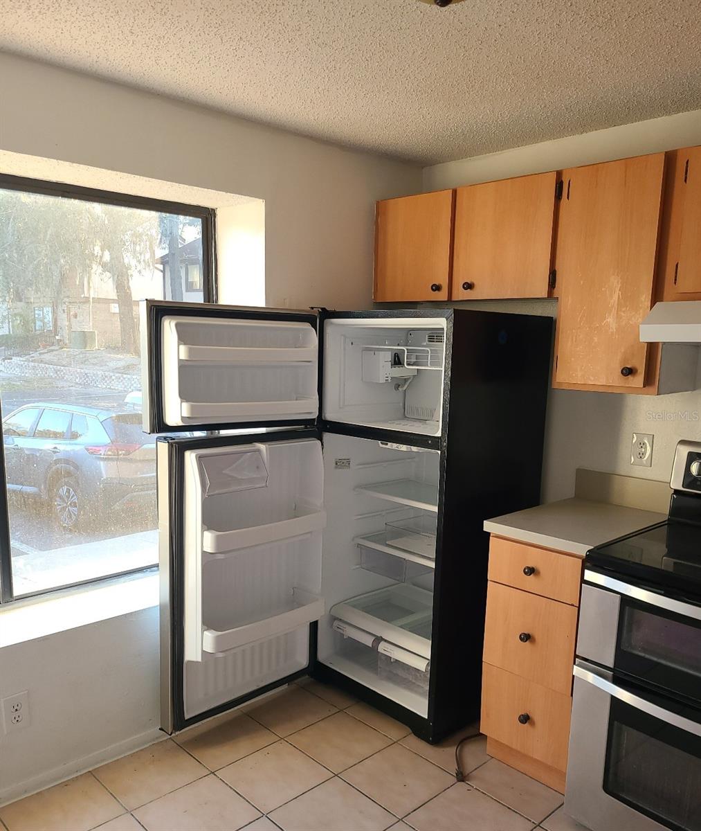 4916 Silver Oaks Vlg #e Property Photo 3