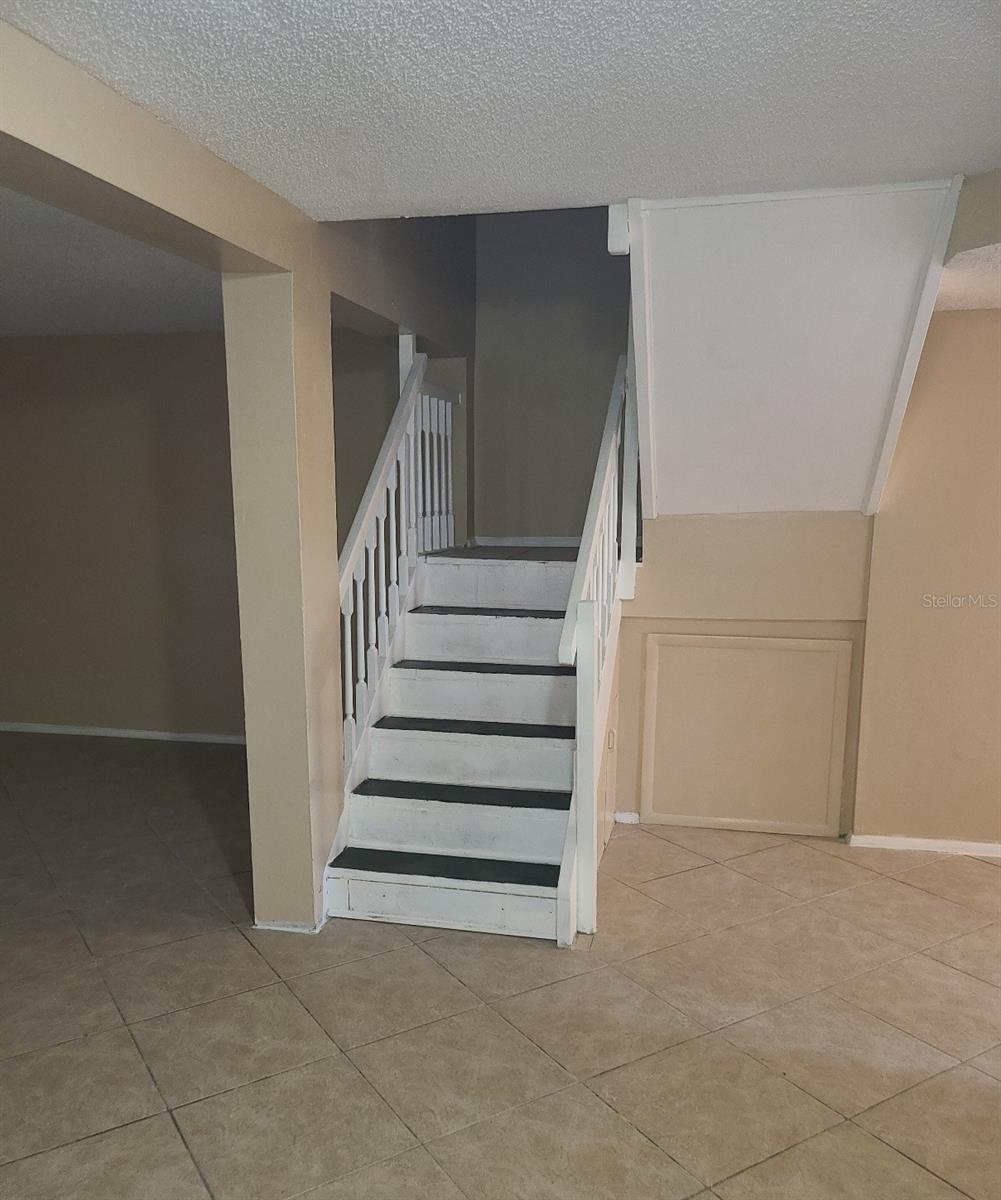 4916 Silver Oaks Vlg #e Property Photo 9