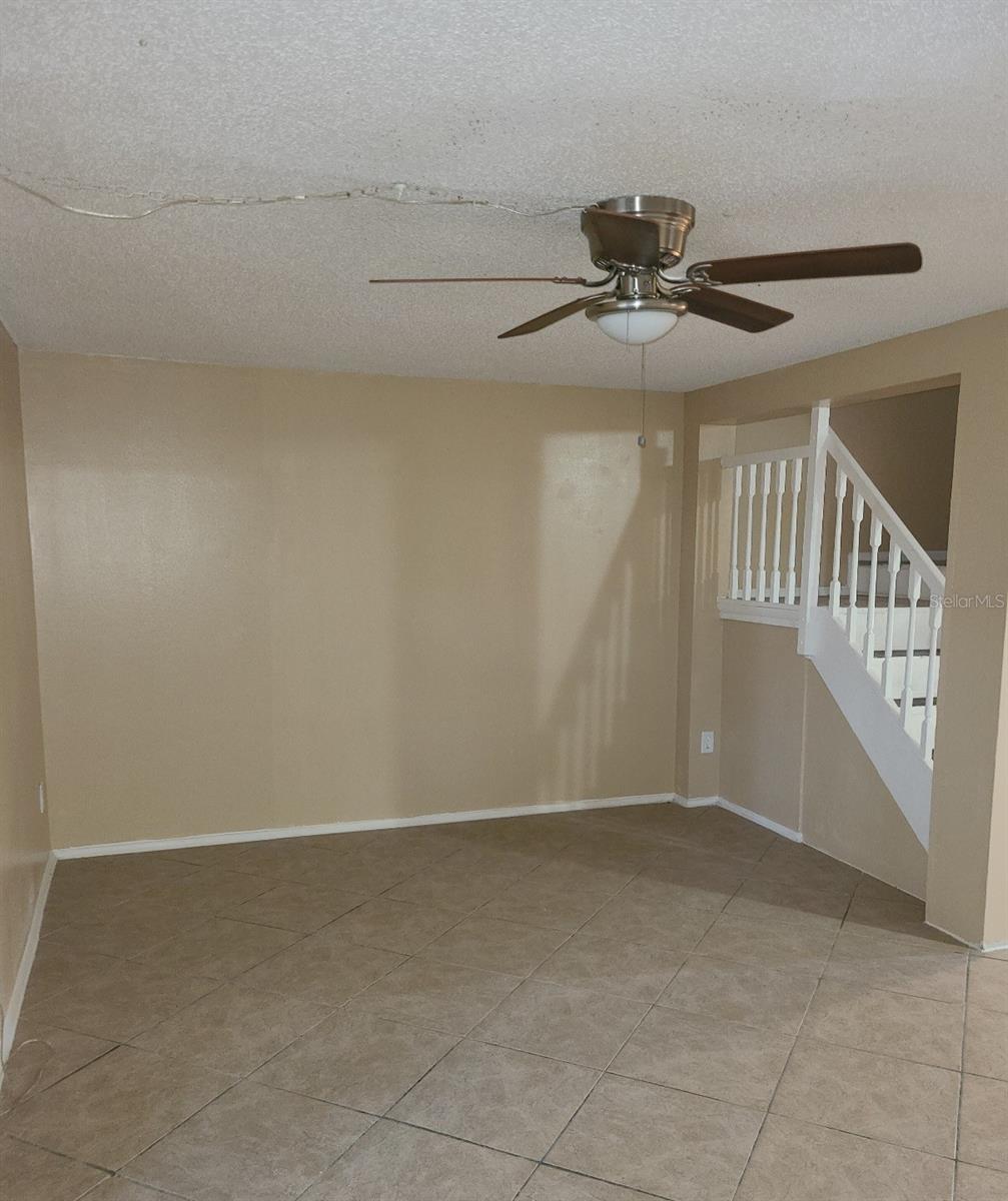 4916 Silver Oaks Vlg #e Property Photo 11