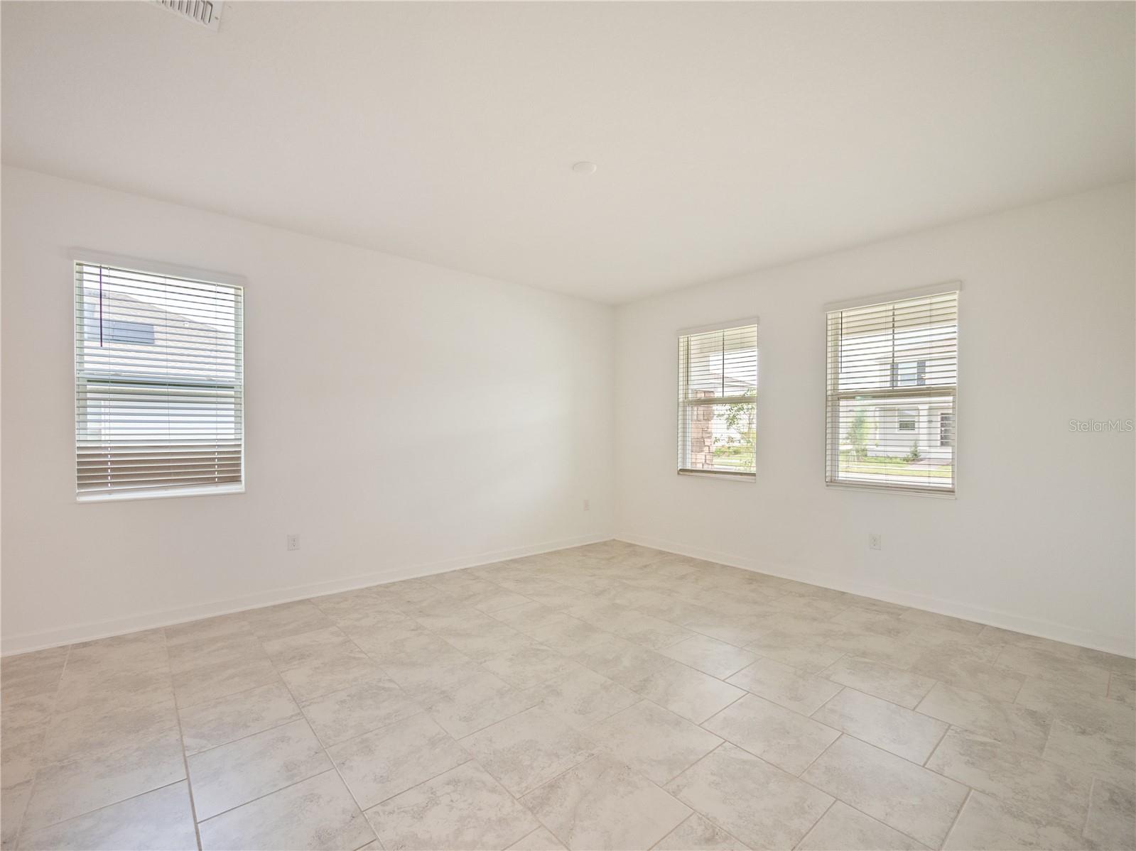 2841 Nottel Dr Property Photo 3