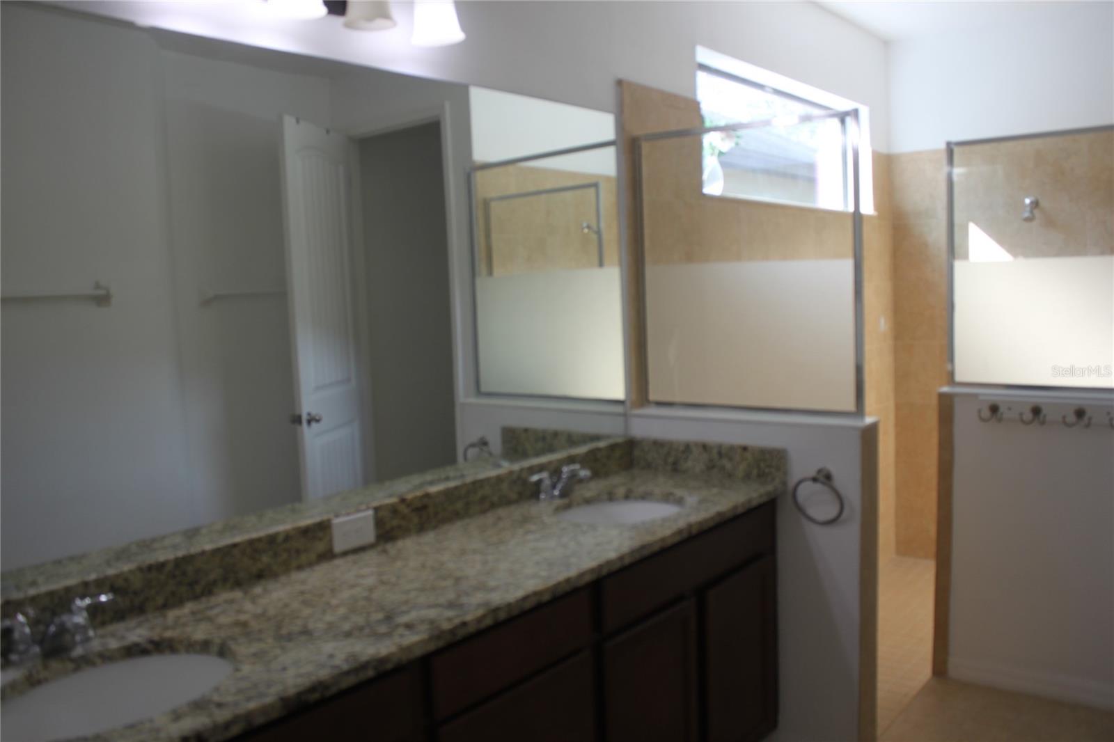 13231 Overstreet Rd Property Photo 9