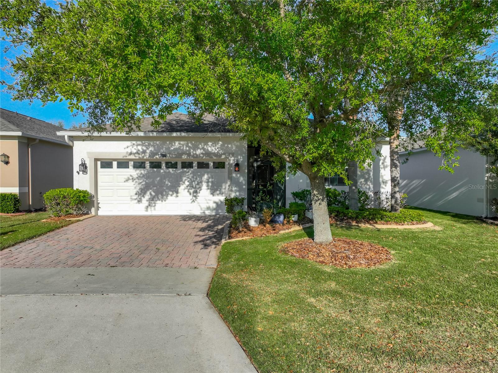 4052 Serena Ln Property Photo 6
