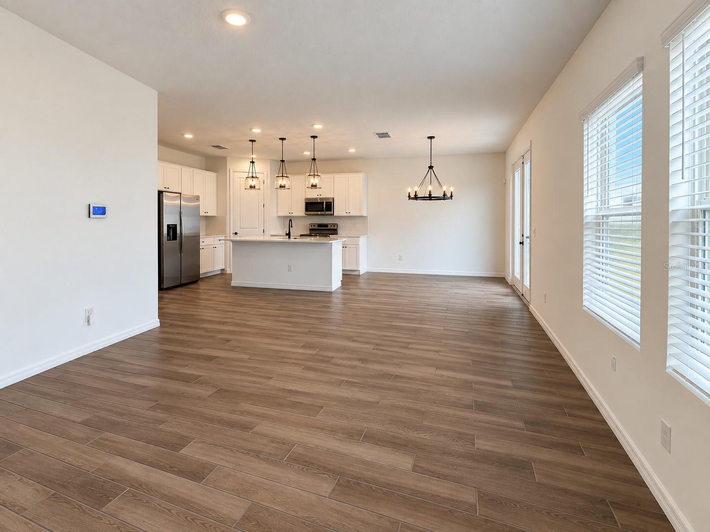 2077 Derwent Dr Property Photo 10