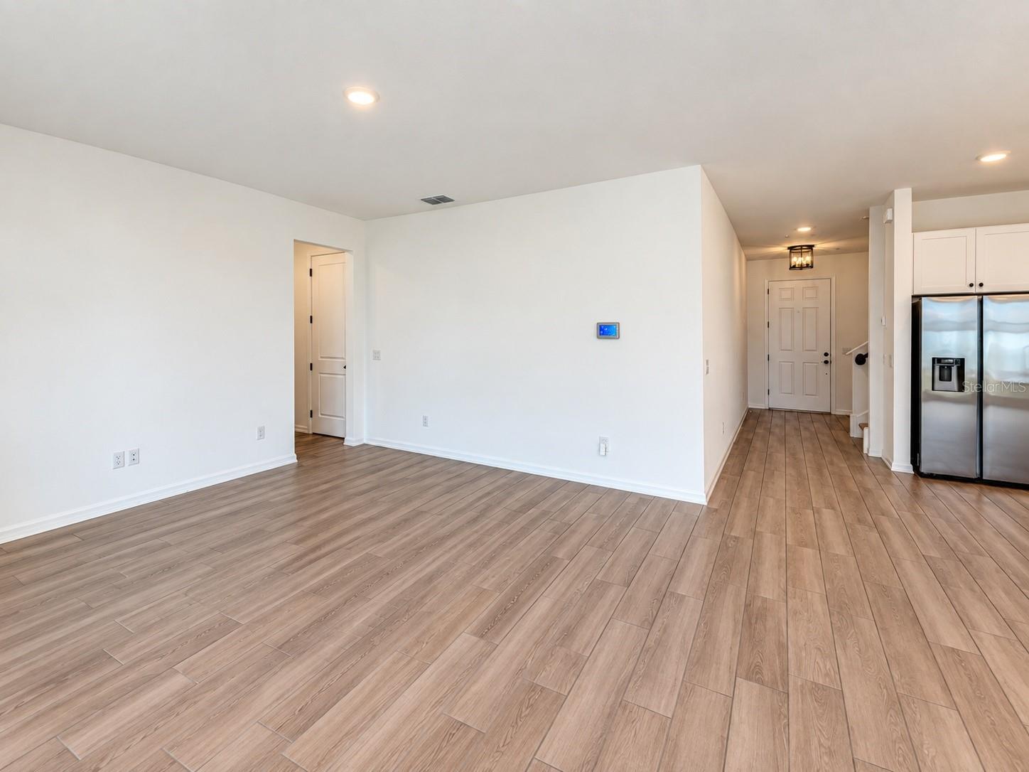 2077 Derwent Dr Property Photo 11