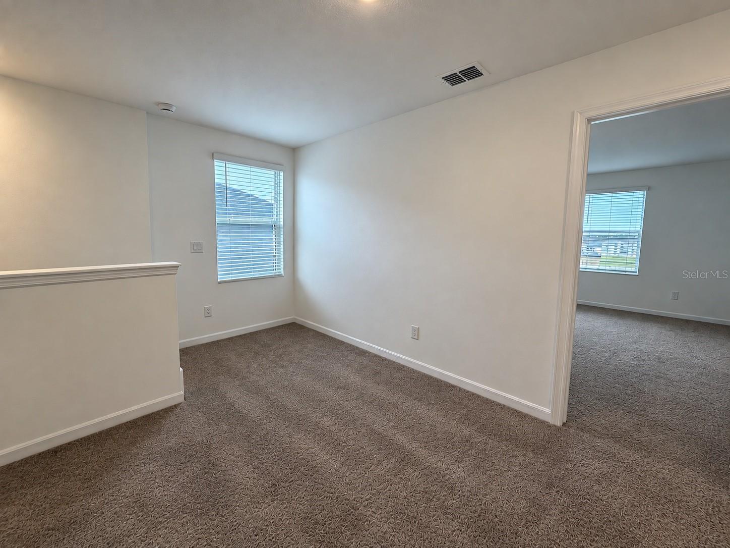 2077 Derwent Dr Property Photo 14