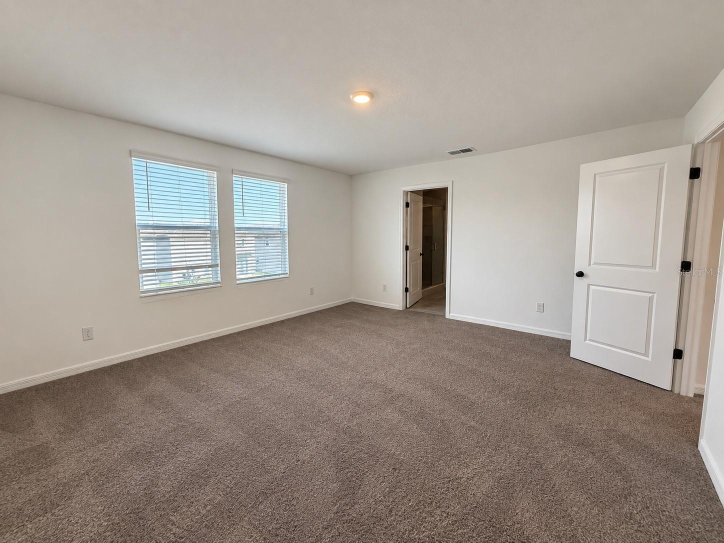 2077 Derwent Dr Property Photo 16