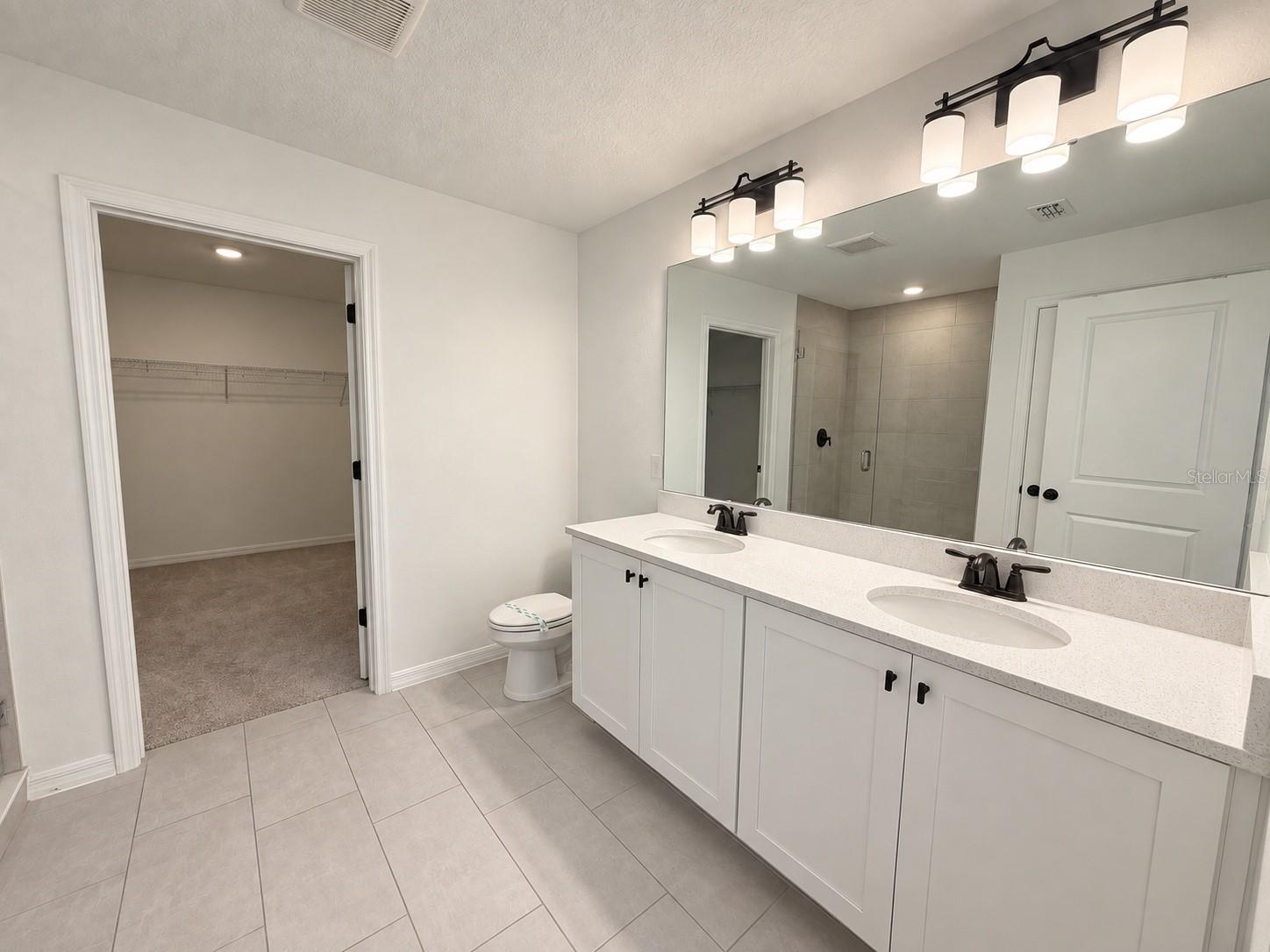 2077 Derwent Dr Property Photo 18