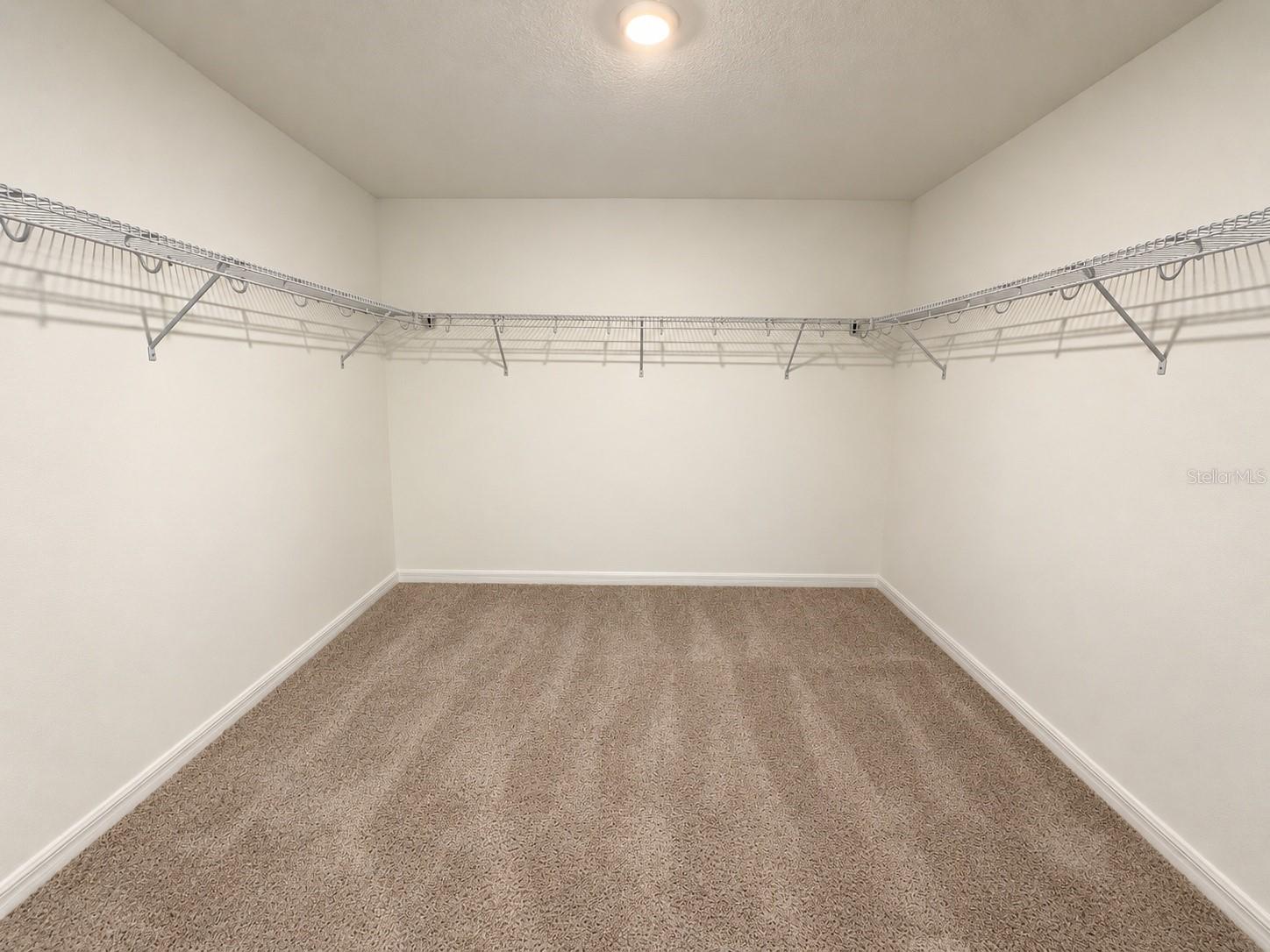 2077 Derwent Dr Property Photo 20