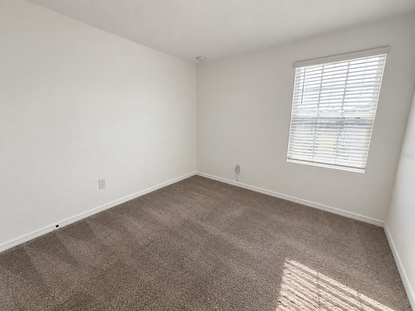 2077 Derwent Dr Property Photo 21