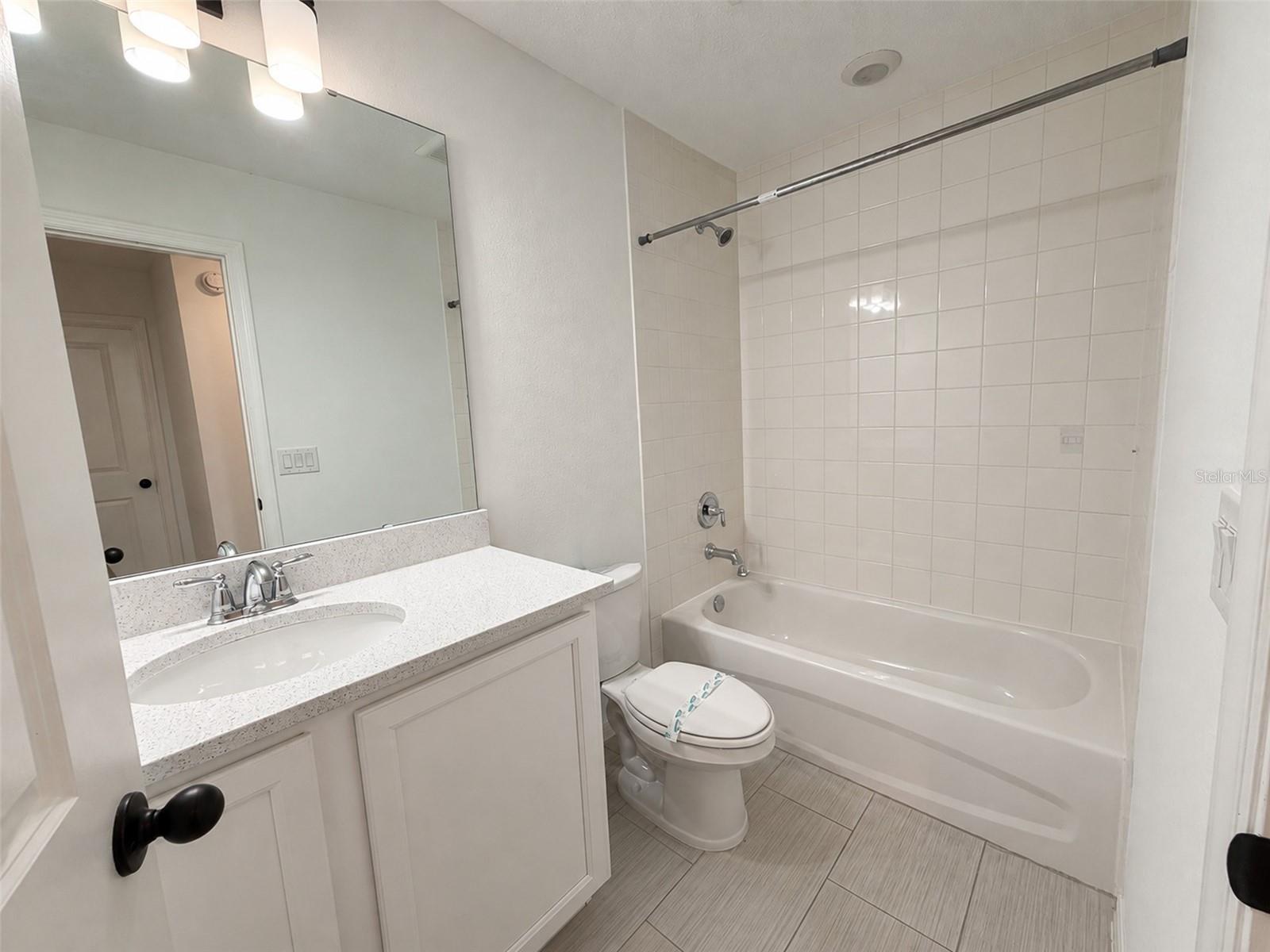 2077 Derwent Dr Property Photo 23