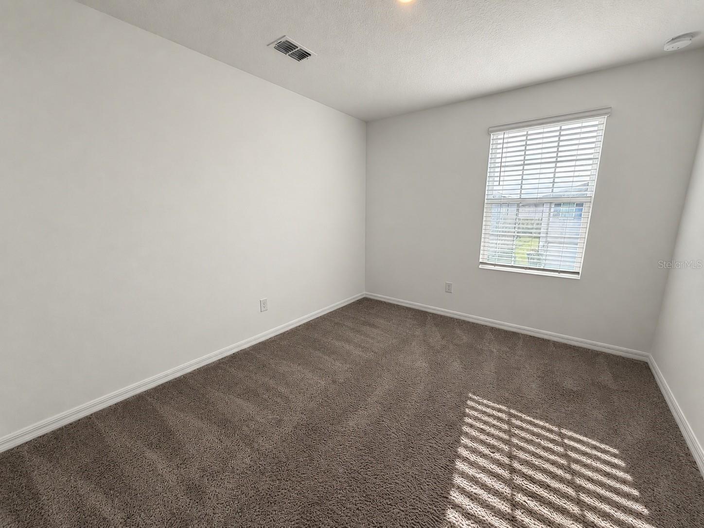 2077 Derwent Dr Property Photo 25