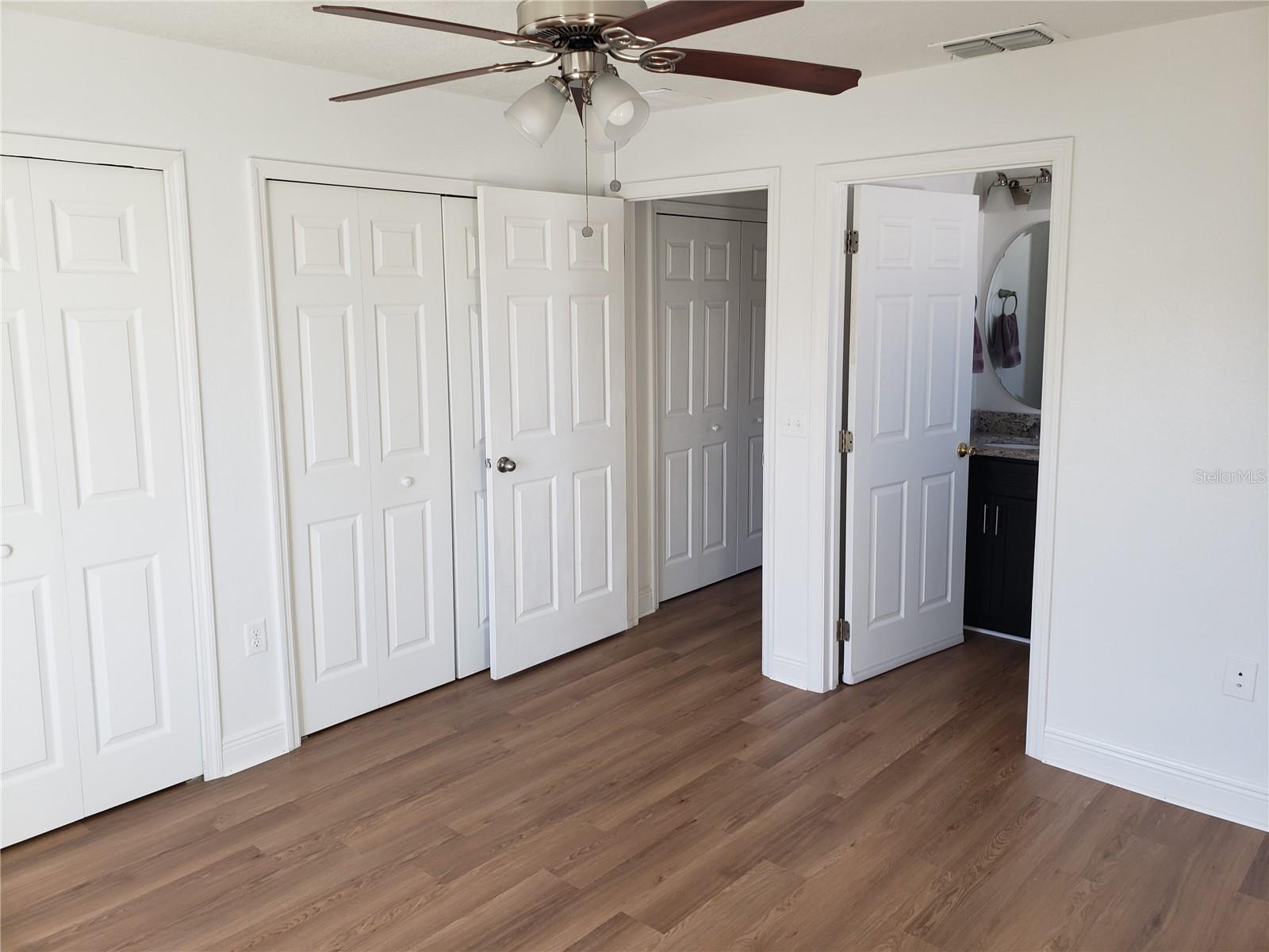 100 Sweet Pea Ct Property Photo 3