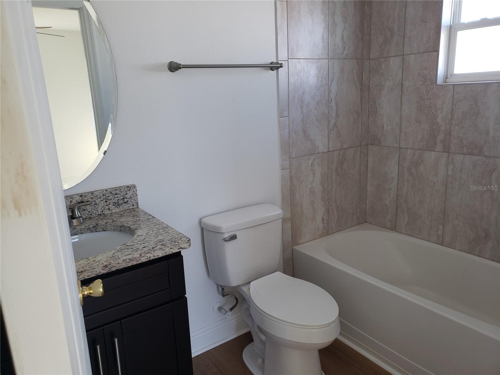 100 Sweet Pea Ct Property Photo 4