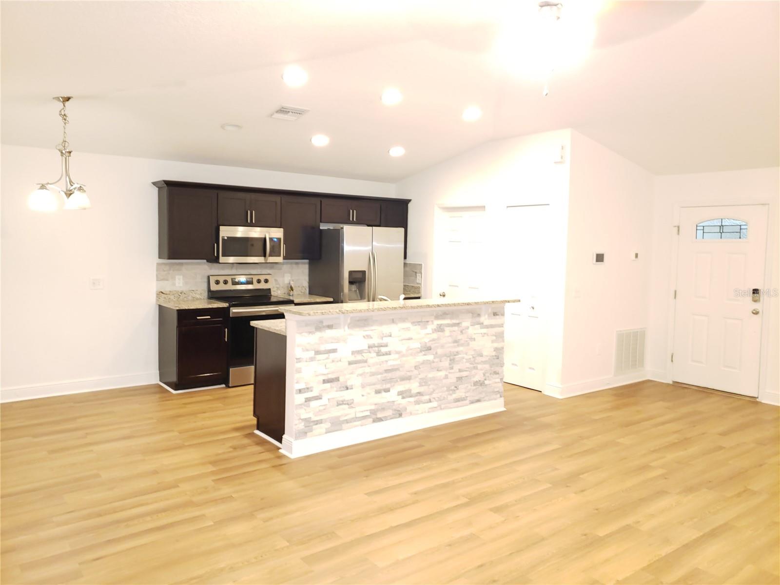 100 Sweet Pea Ct Property Photo 16