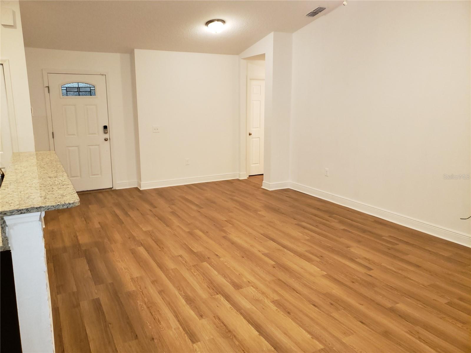 100 Sweet Pea Ct Property Photo 18