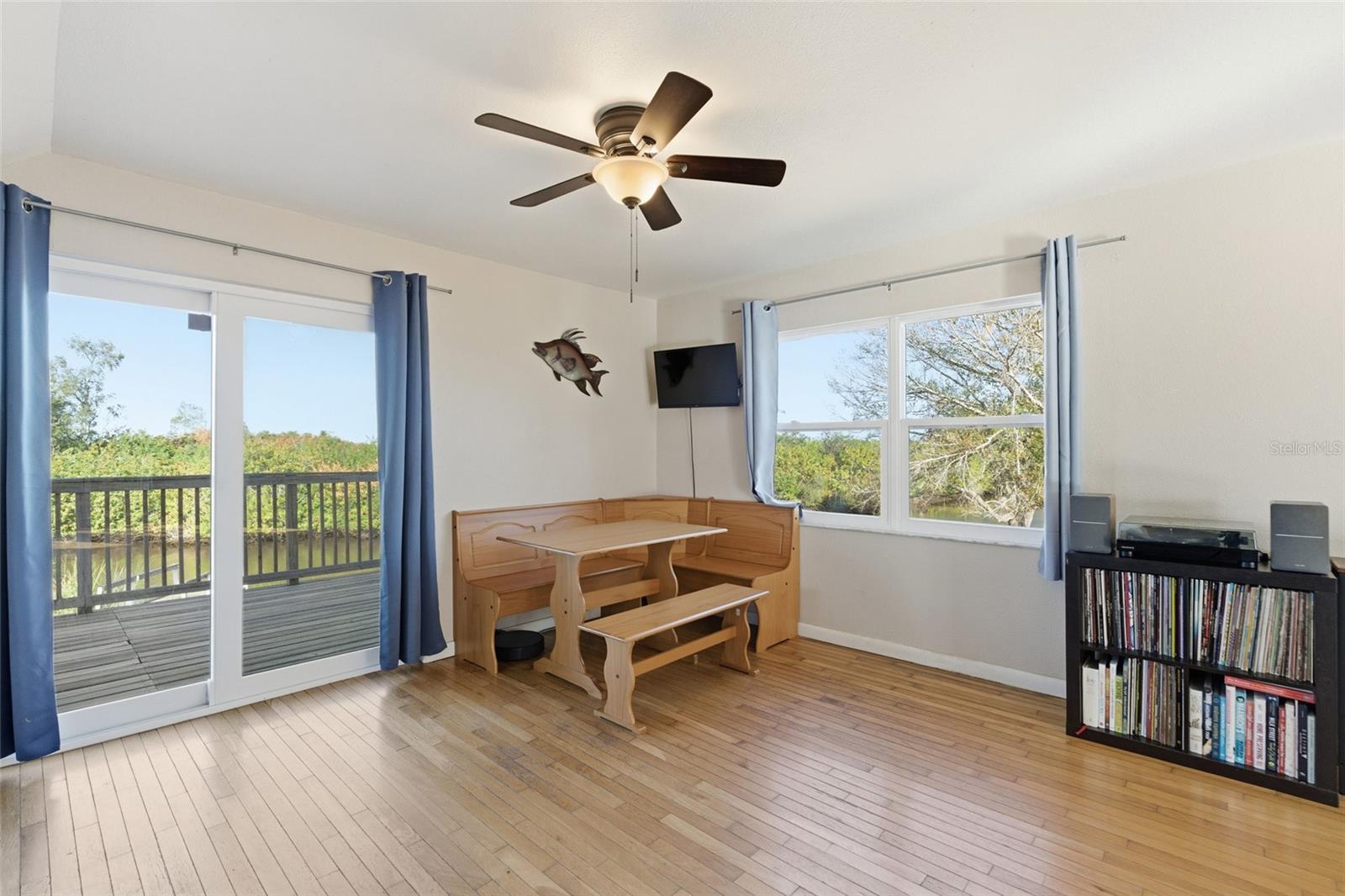 O6392569 Property Photo 10