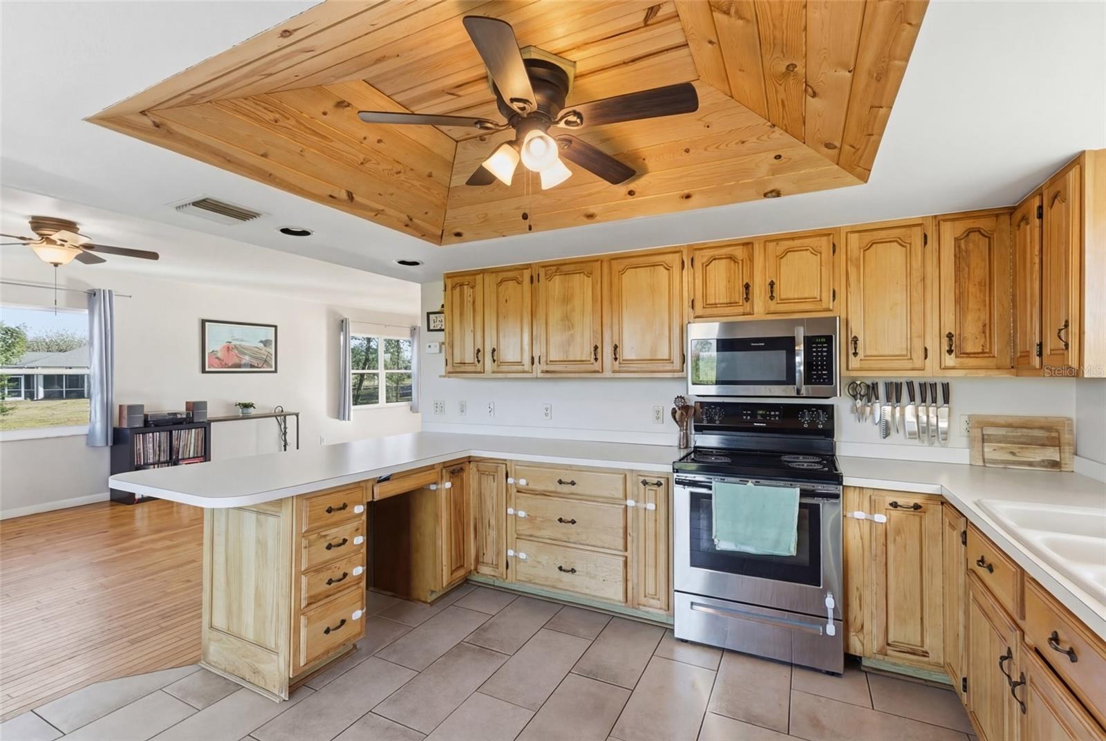 O6392569 Property Photo 17
