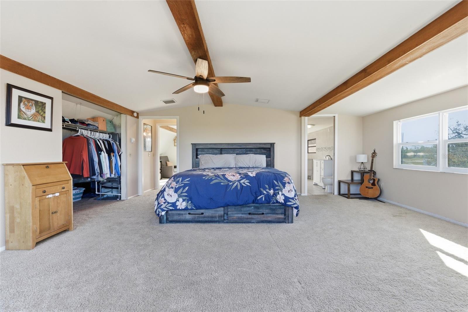 O6392569 Property Photo 21