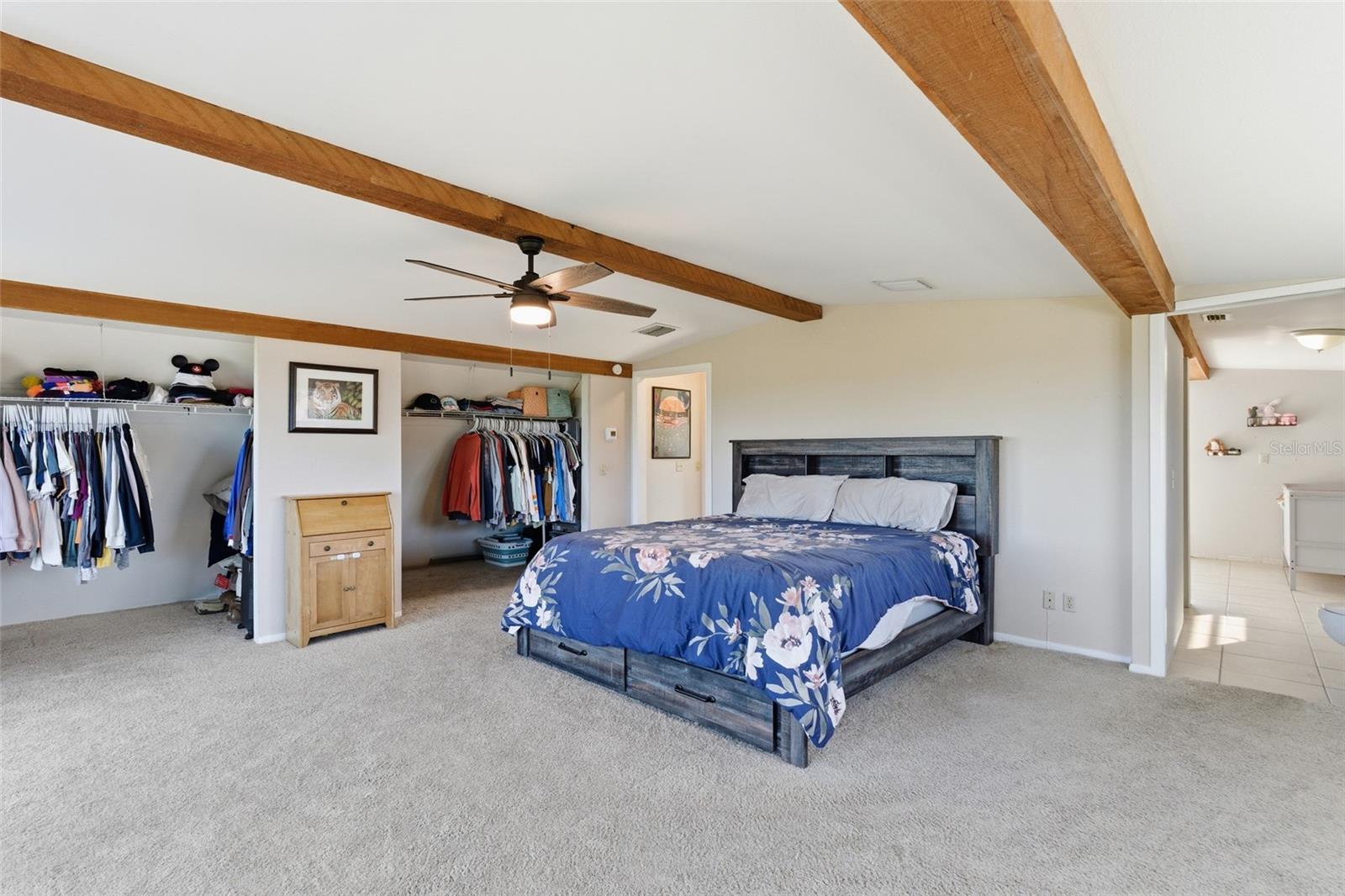 O6392569 Property Photo 23