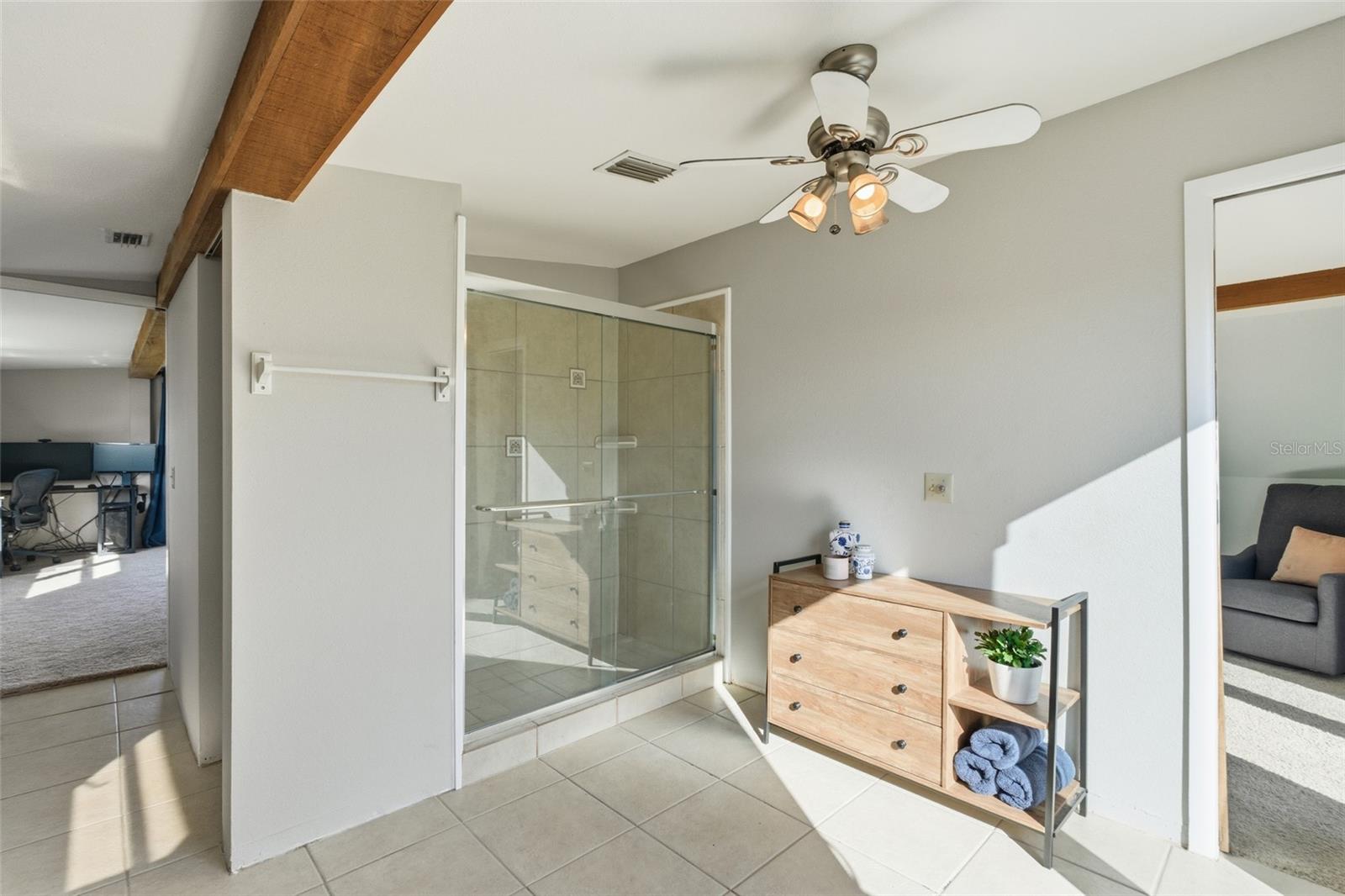 O6392569 Property Photo 27
