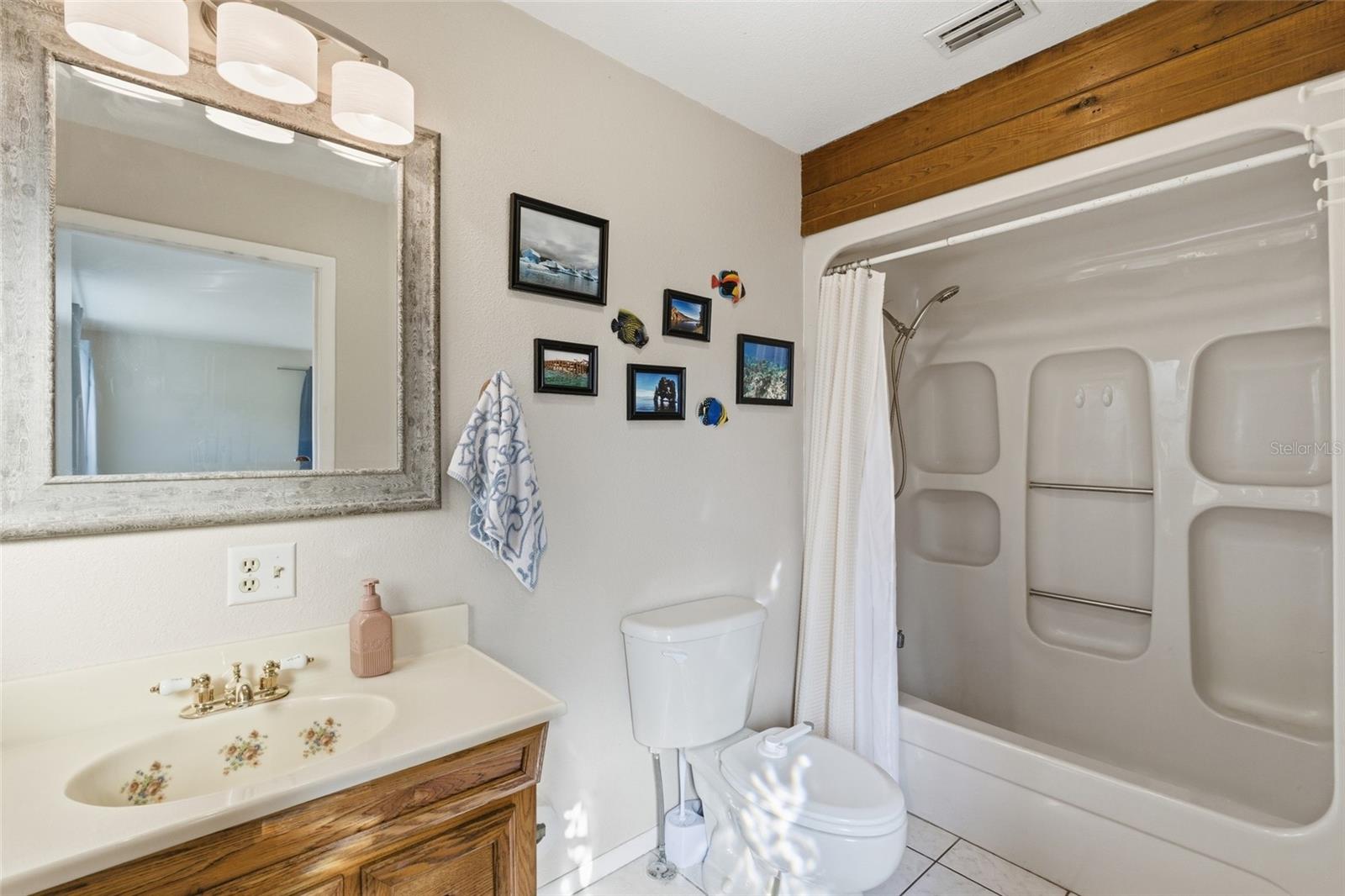 O6392569 Property Photo 36