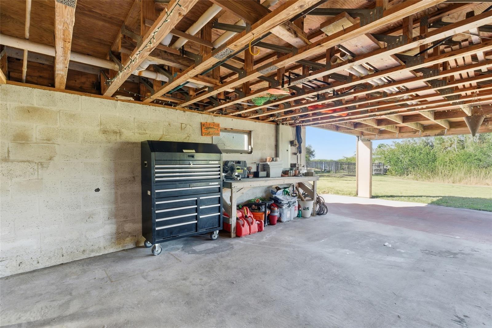 O6392569 Property Photo 44