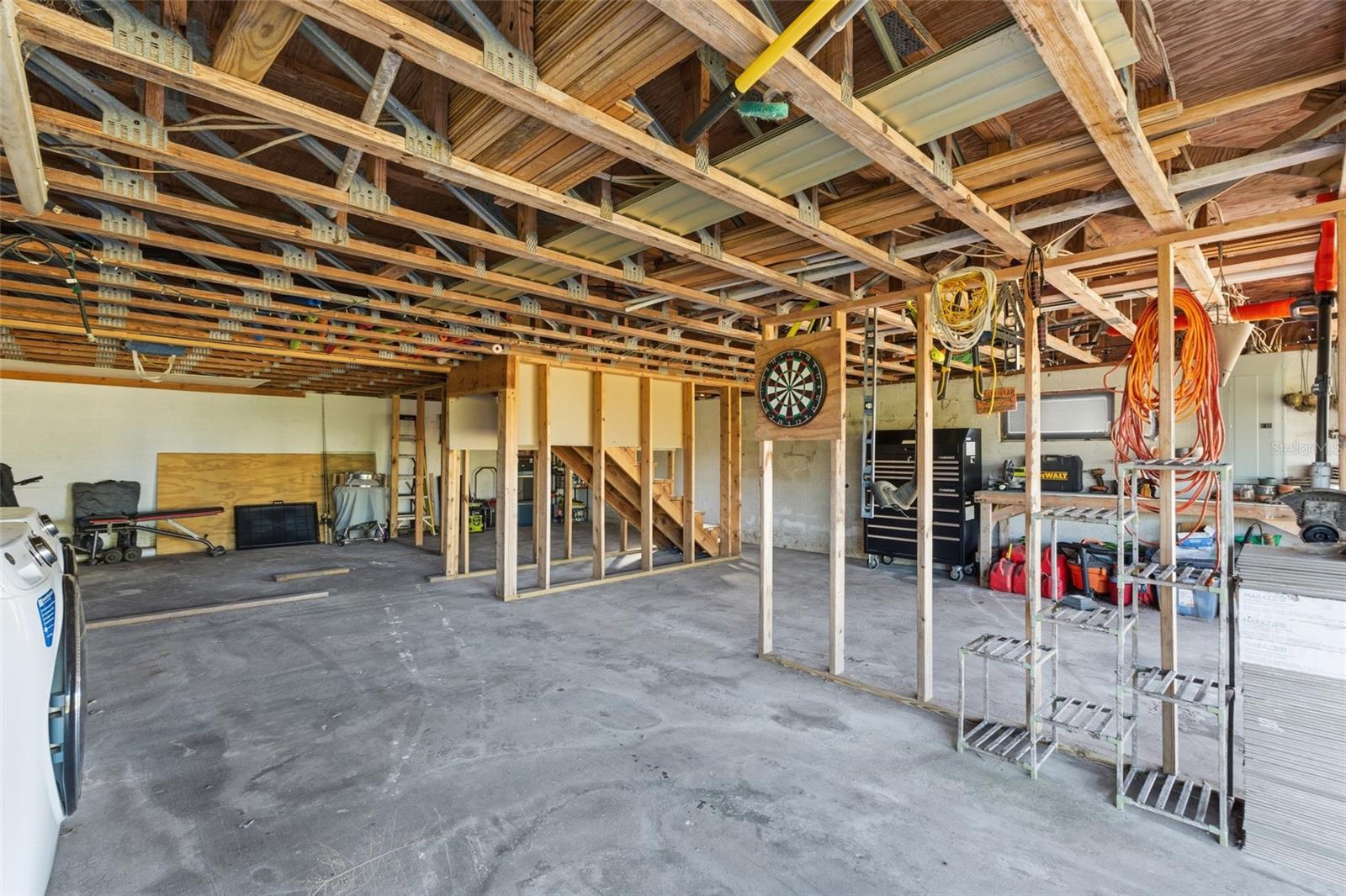 O6392569 Property Photo 47