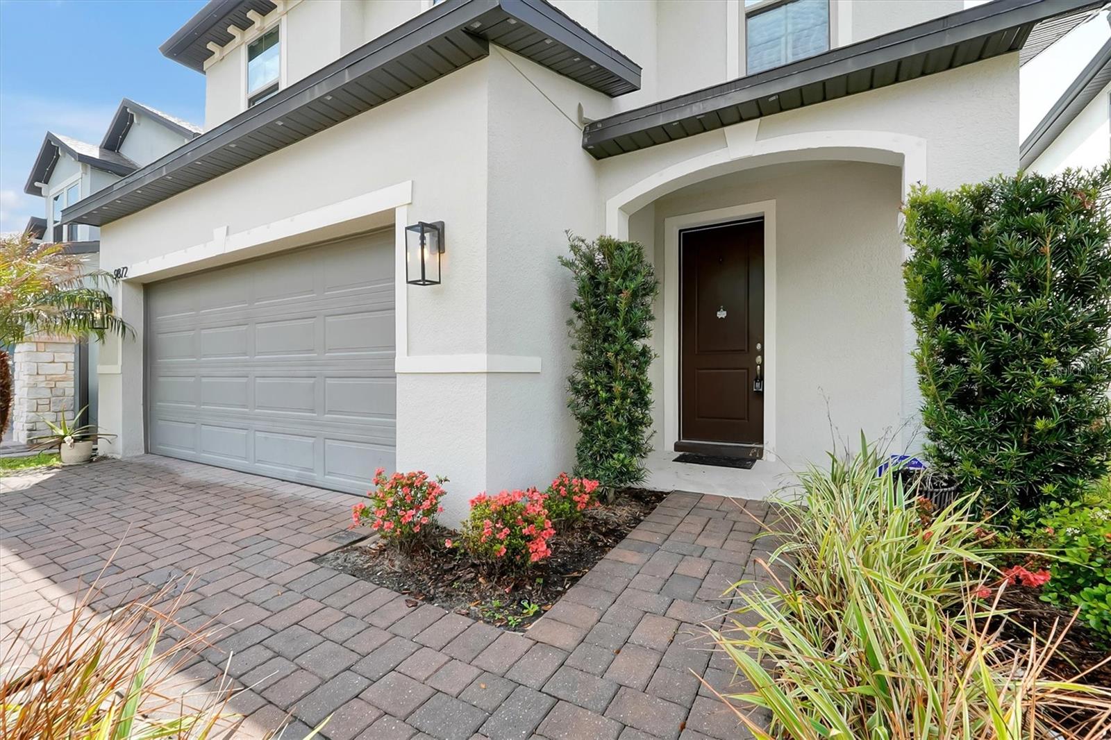 9872 Aurea Moss Ln Property Photo 4