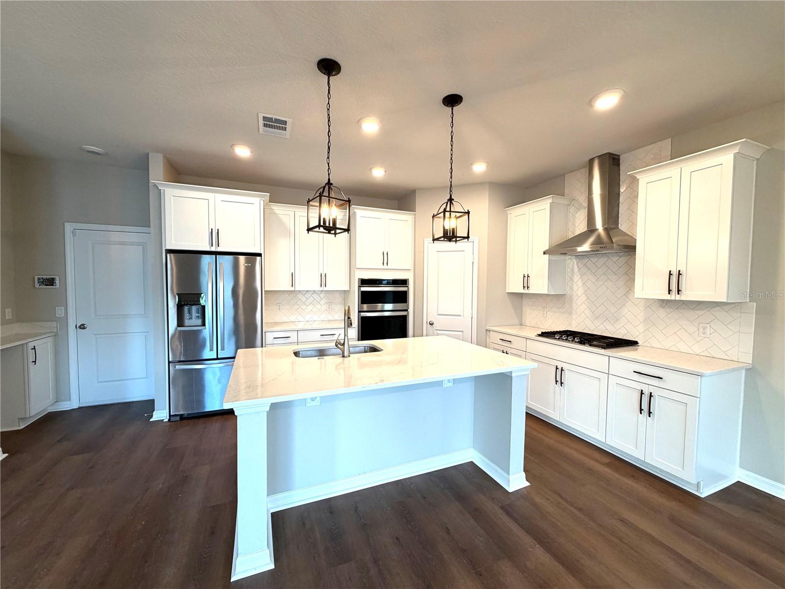 9872 Aurea Moss Ln Property Photo 8