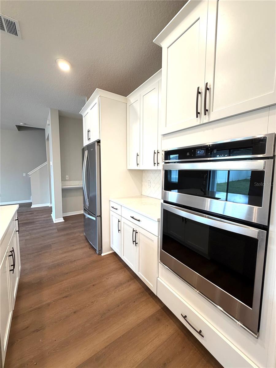 9872 Aurea Moss Ln Property Photo 10