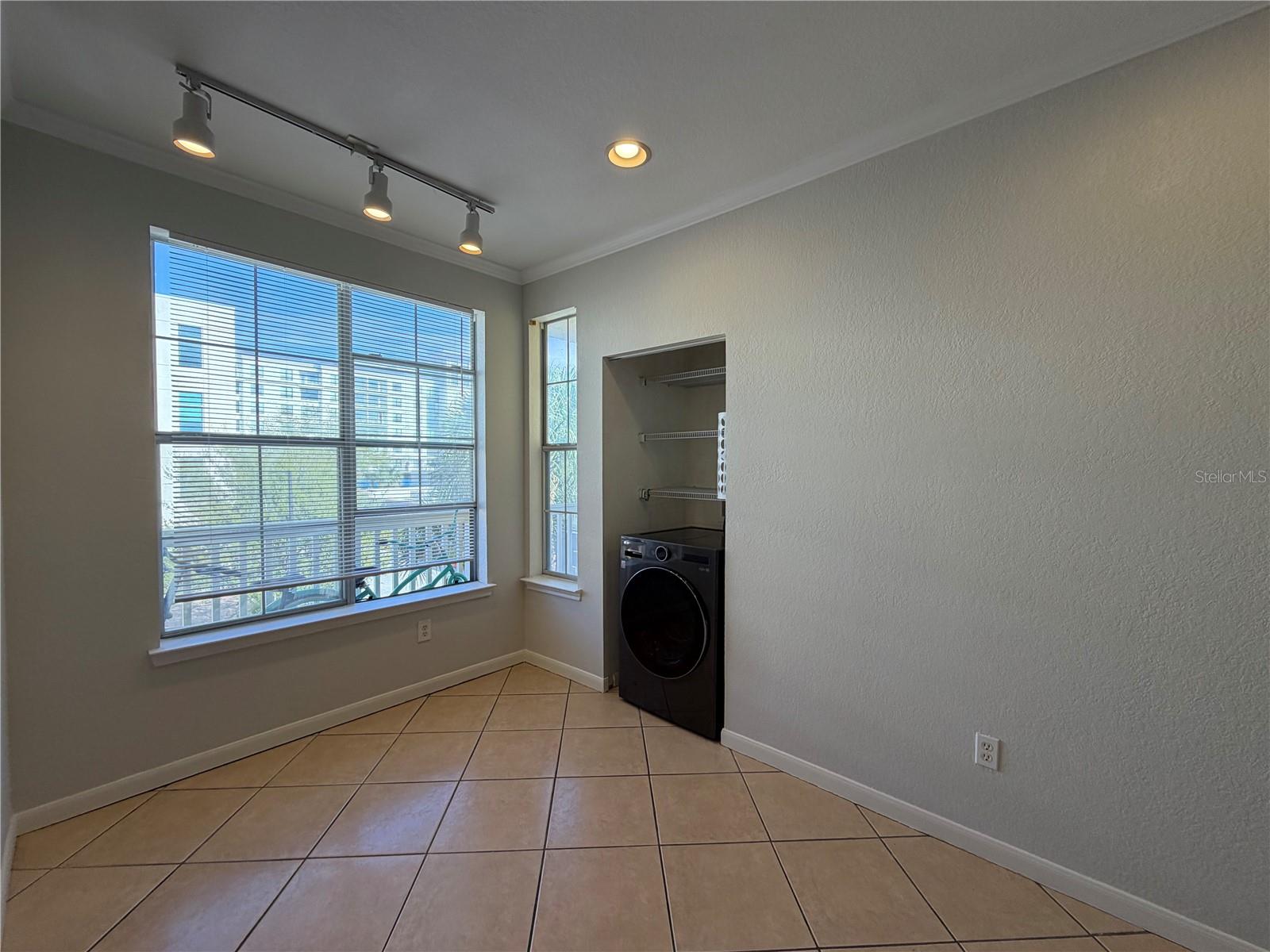 860 N Orange Ave #301 Property Photo 9