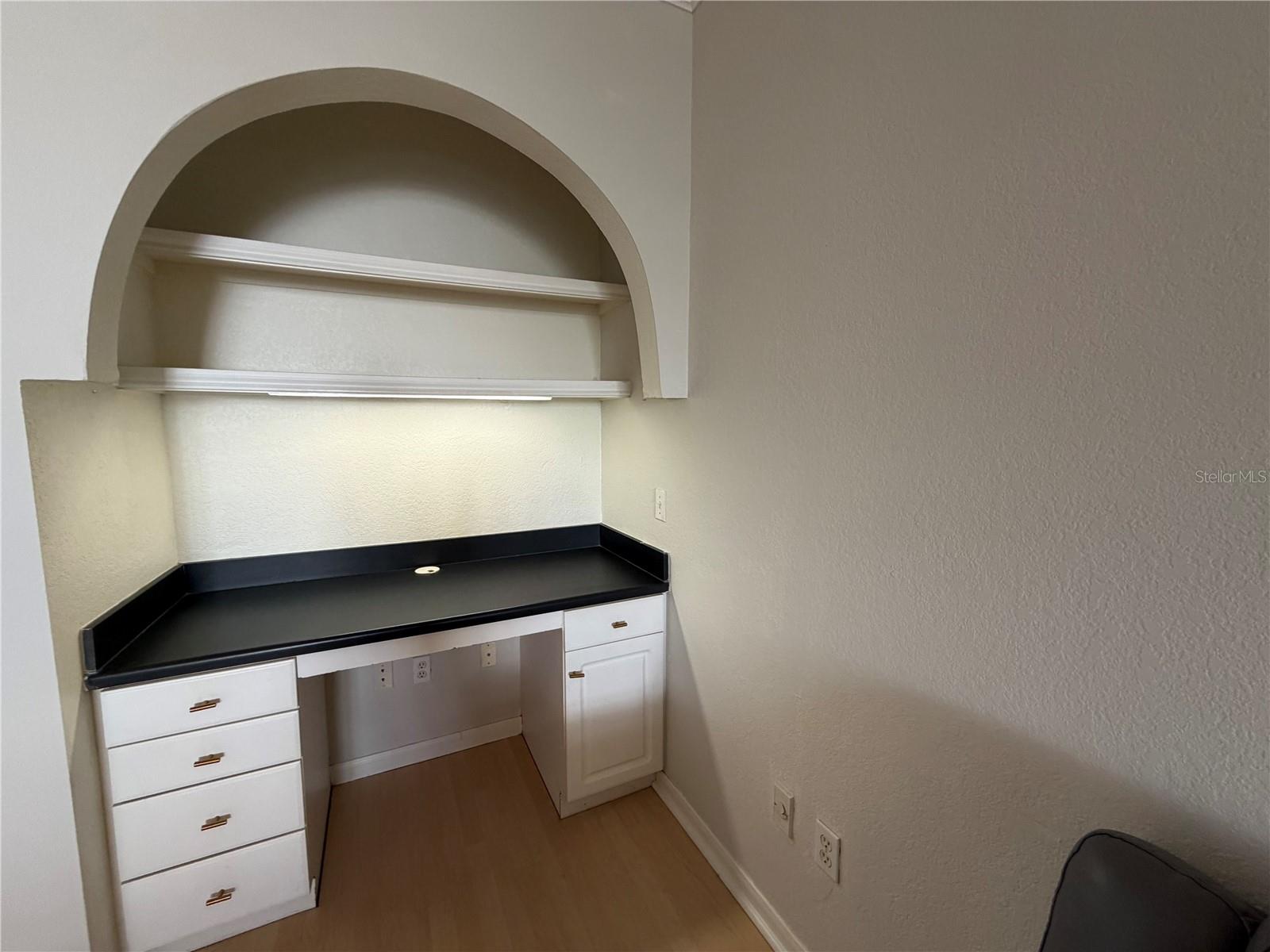 860 N Orange Ave #301 Property Photo 17