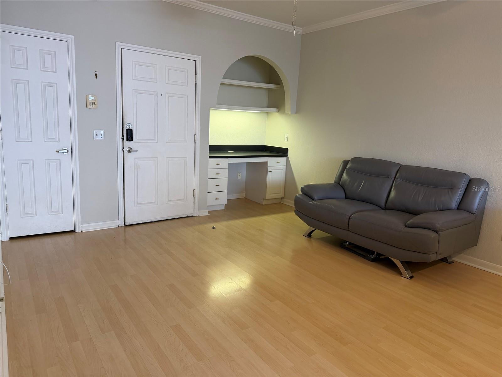 860 N Orange Ave #301 Property Photo 23