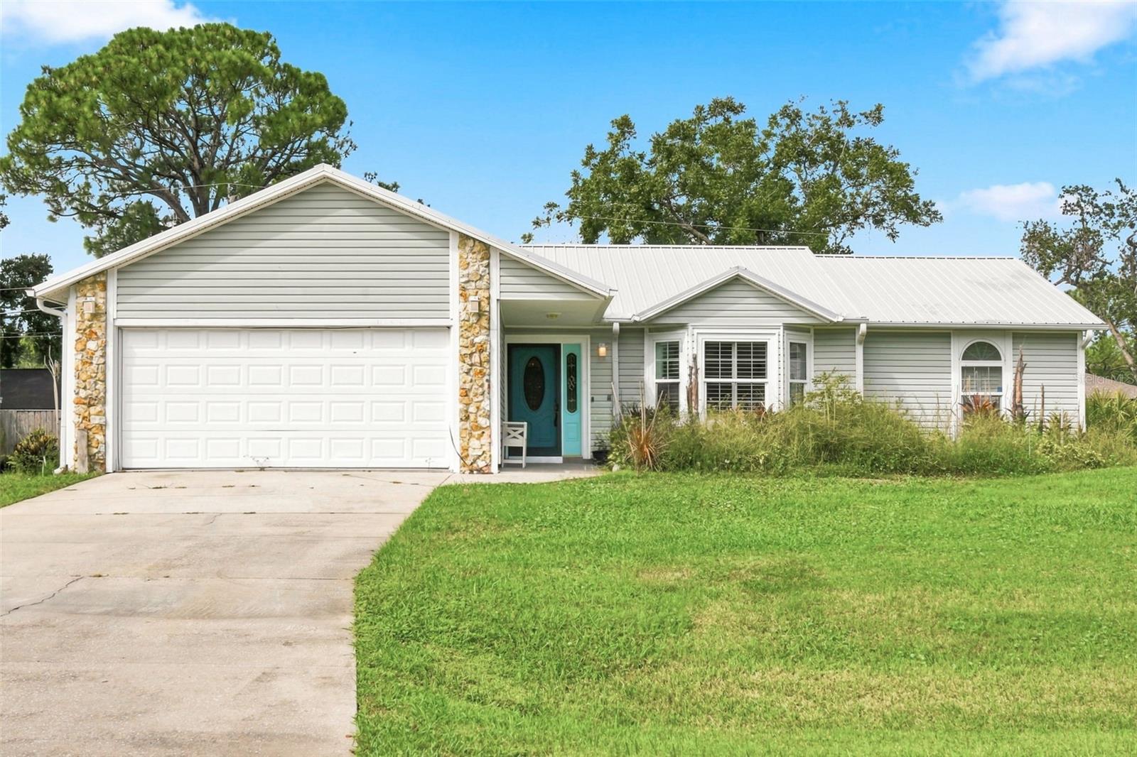 2720 Banyan Dr Property Photo 1