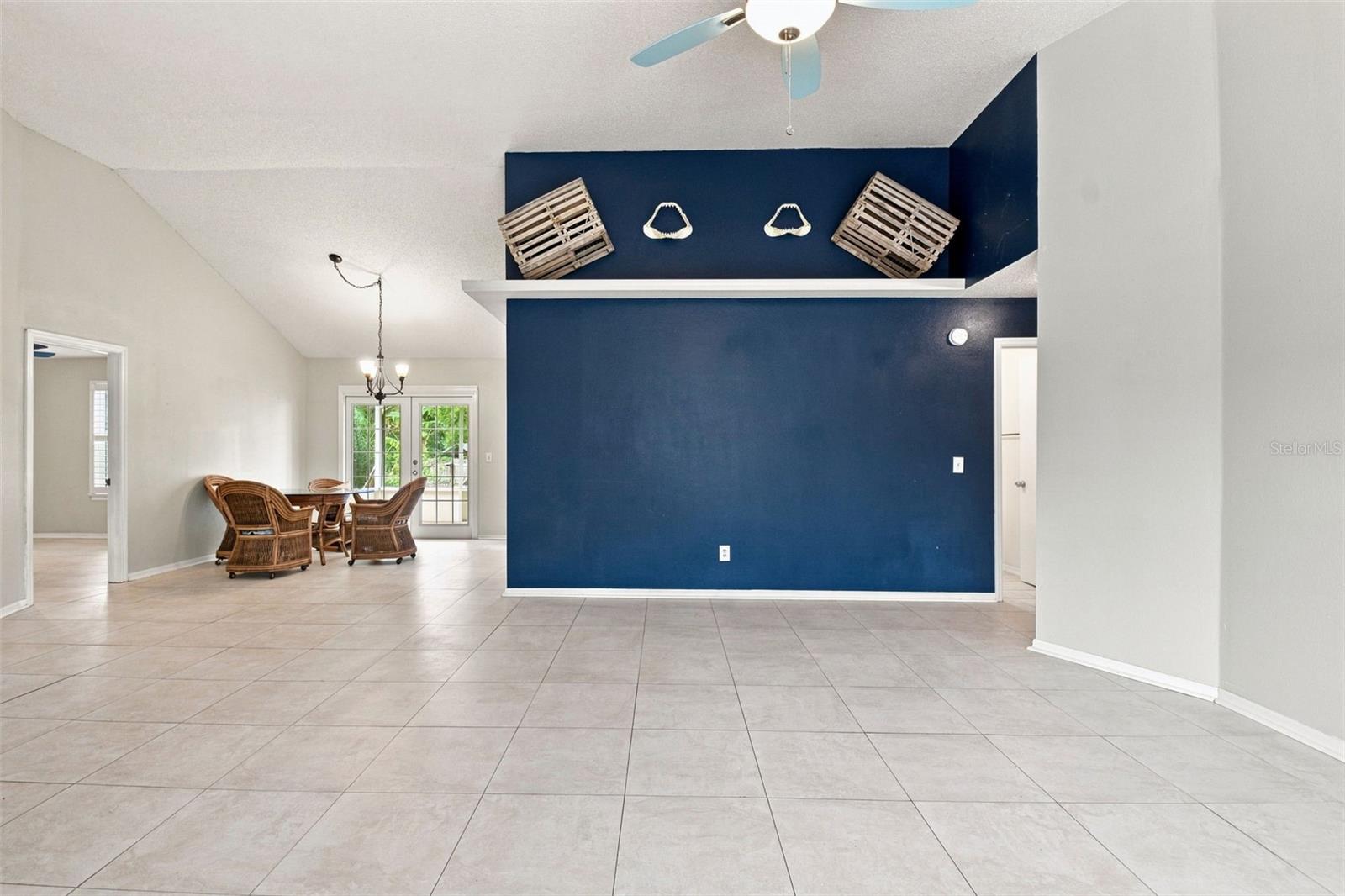 2720 Banyan Dr Property Photo 5