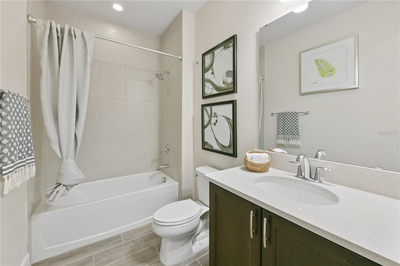 2418 Park Ridge St Property Photo 15