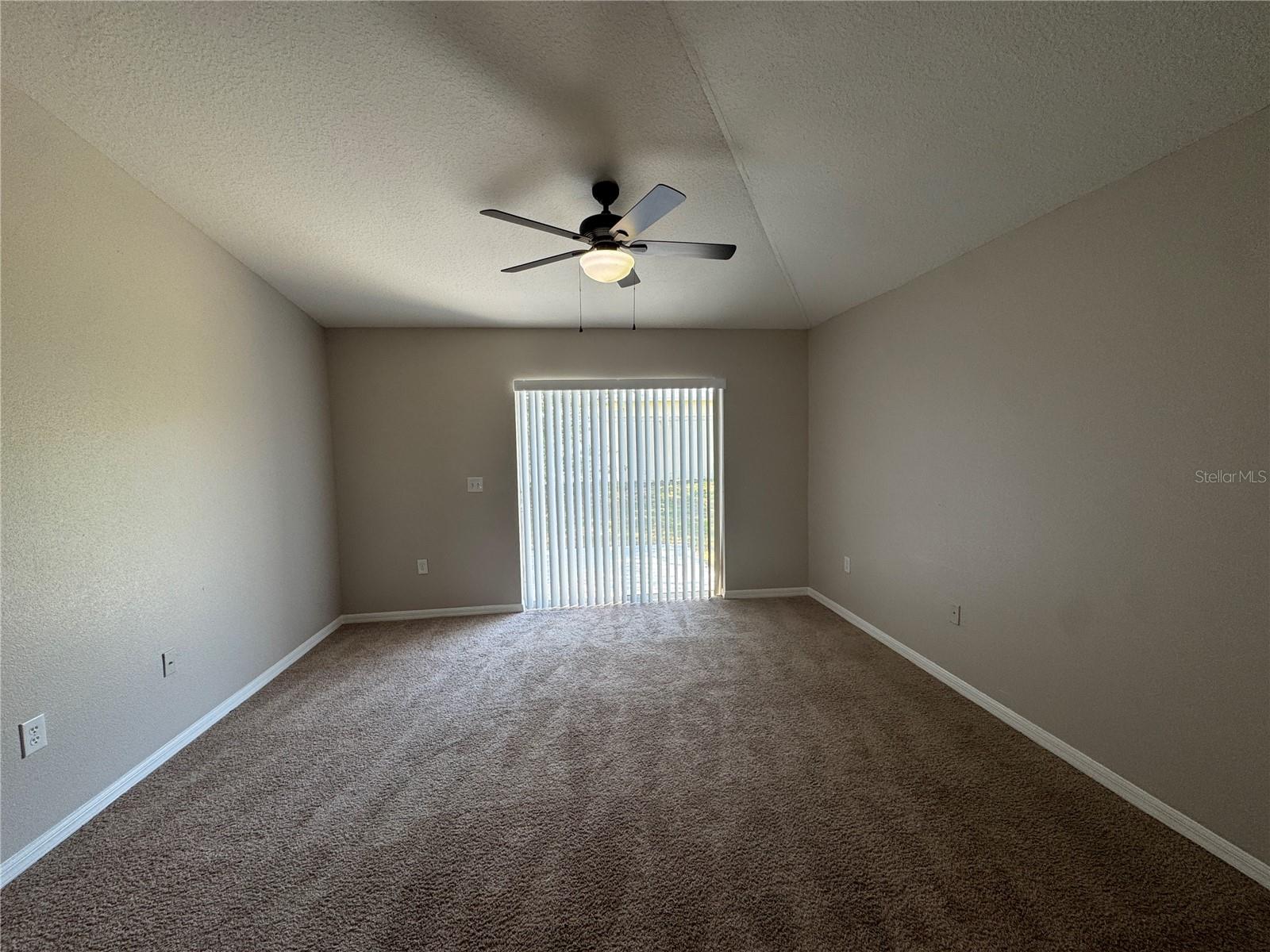 357 Squires Grove Dr Property Photo 6