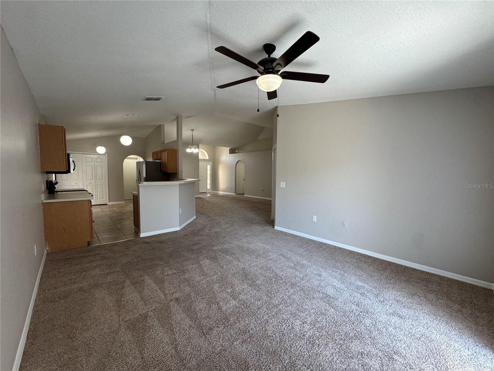 357 Squires Grove Dr Property Photo 7
