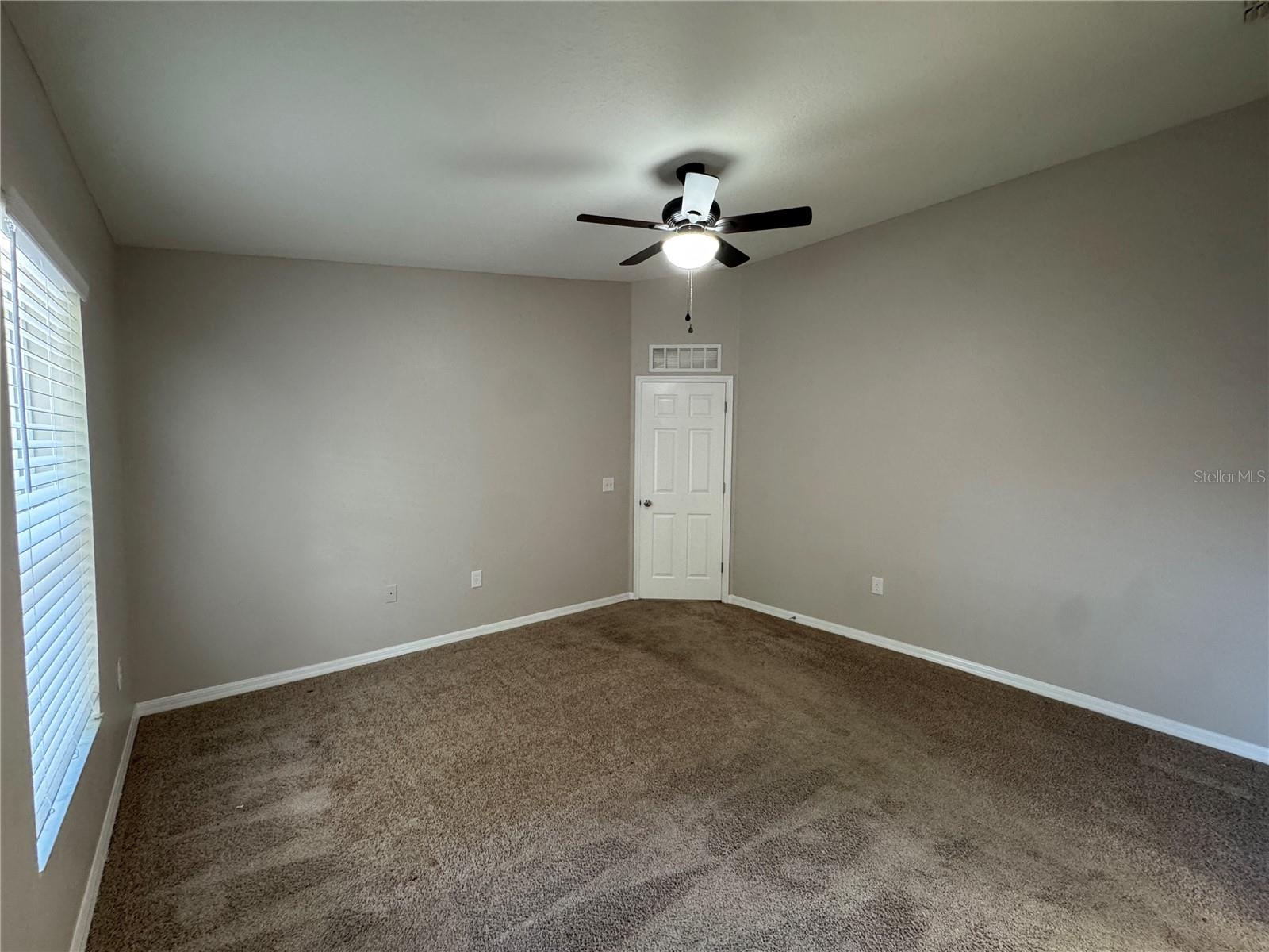 357 Squires Grove Dr Property Photo 8