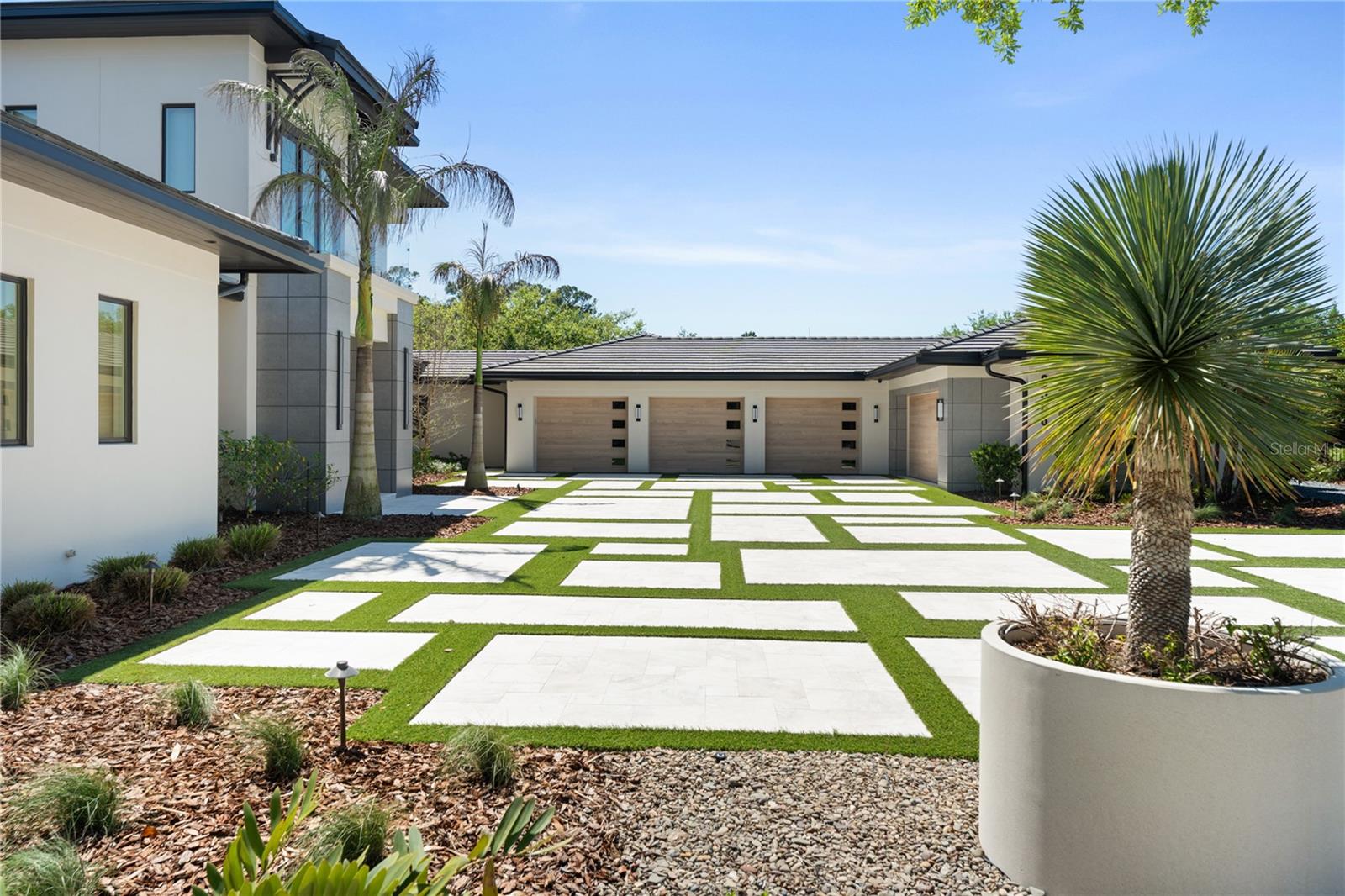 8506 Lake Nona Shore Dr Property Photo 3