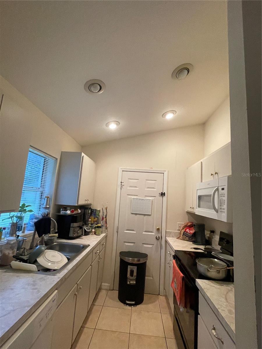 1783 108th Ln #a & B Property Photo 16