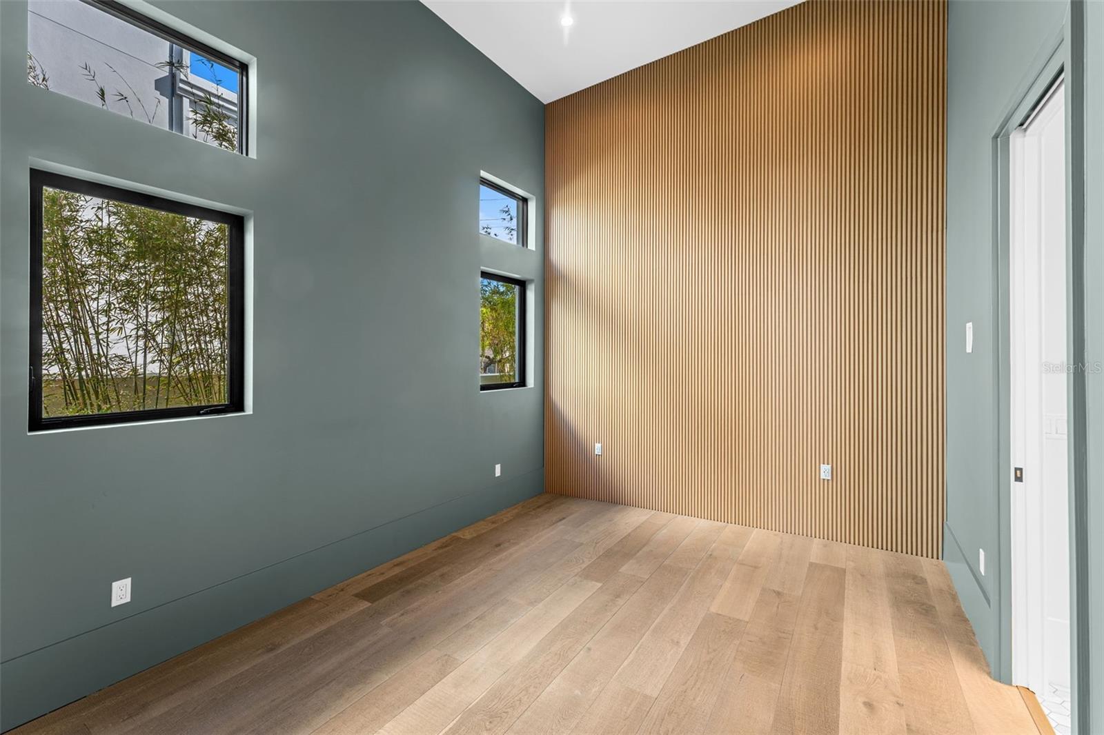 1194 N Peninsula Ave Property Photo 29
