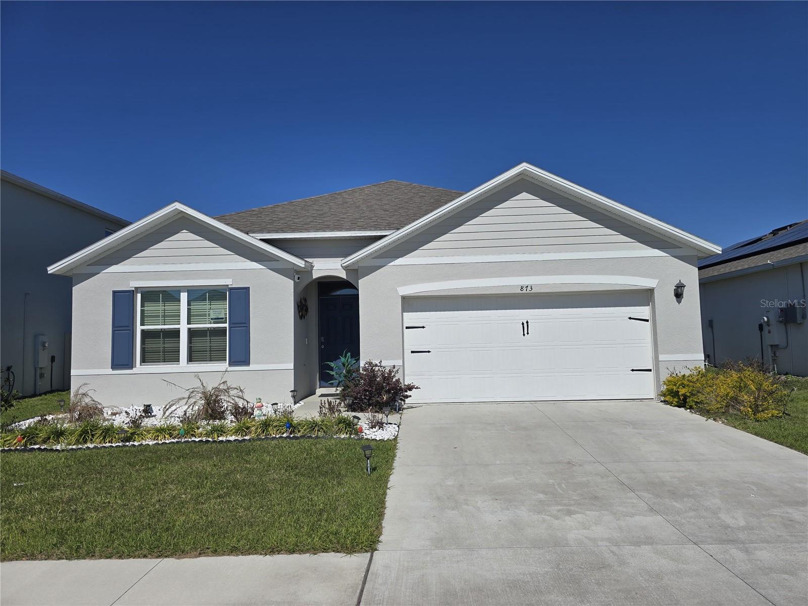 873 Ambleside Dr Property Photo 1