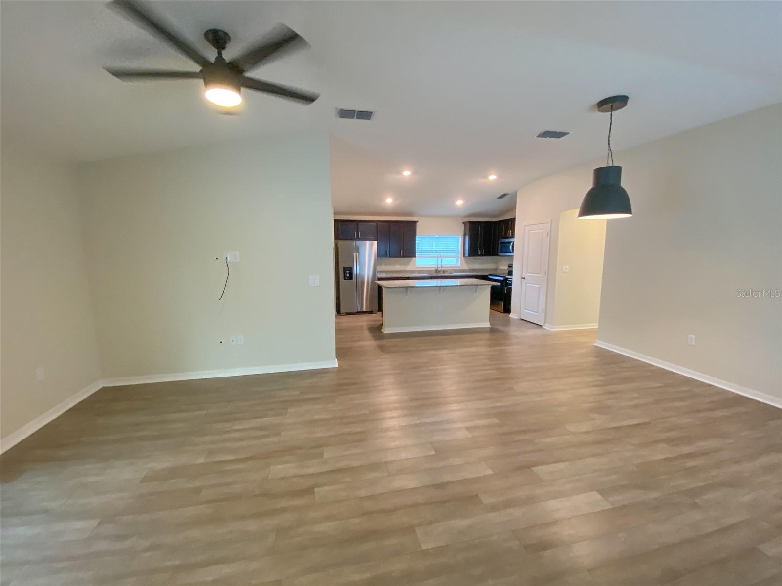 4637 Glencrest Loop Property Photo 4