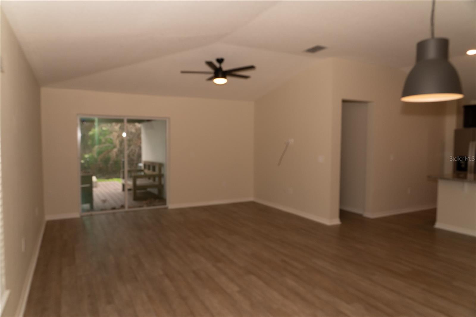 4637 Glencrest Loop Property Photo 16