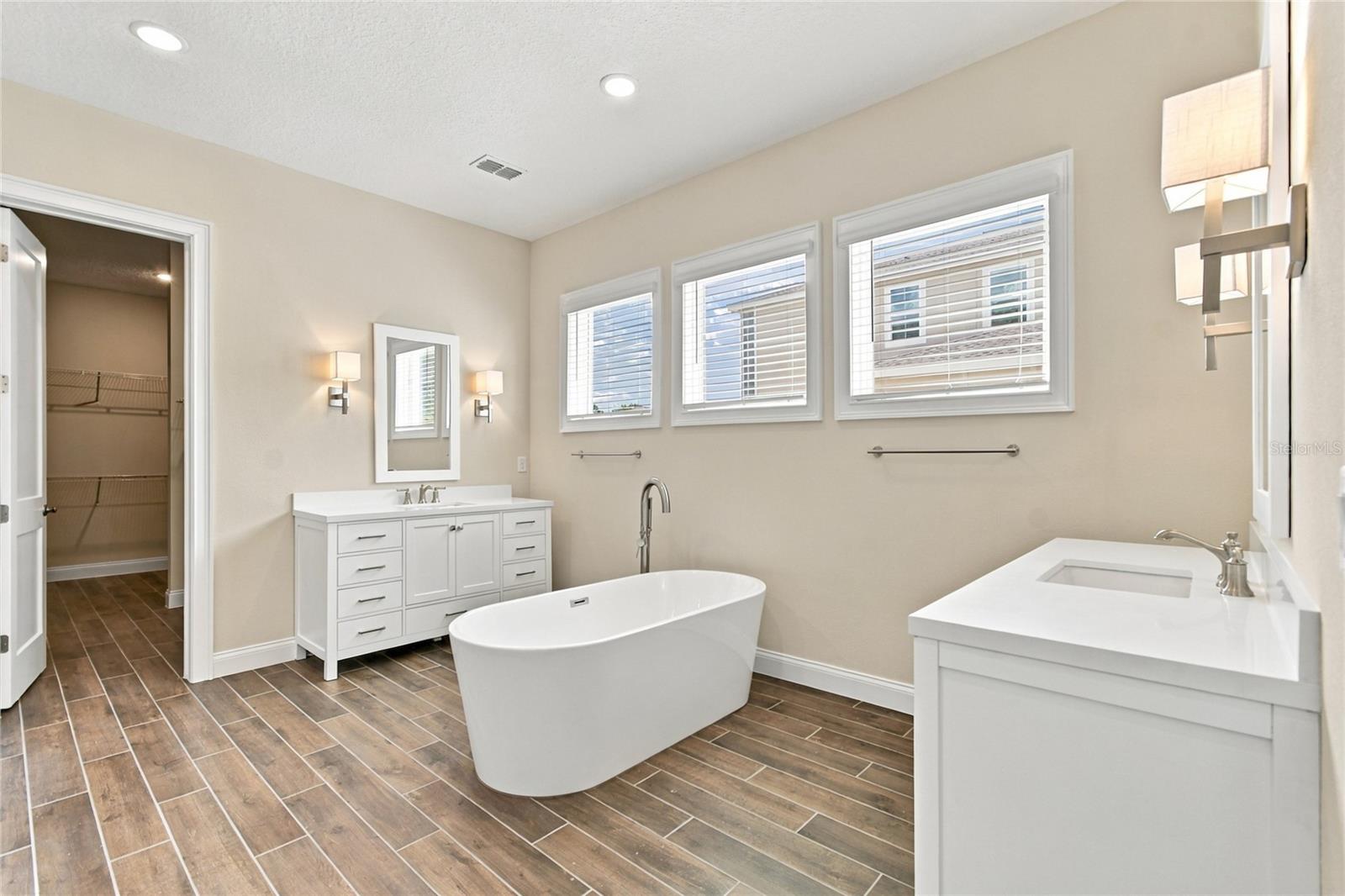 424 Marina Louis Pt Property Photo 16
