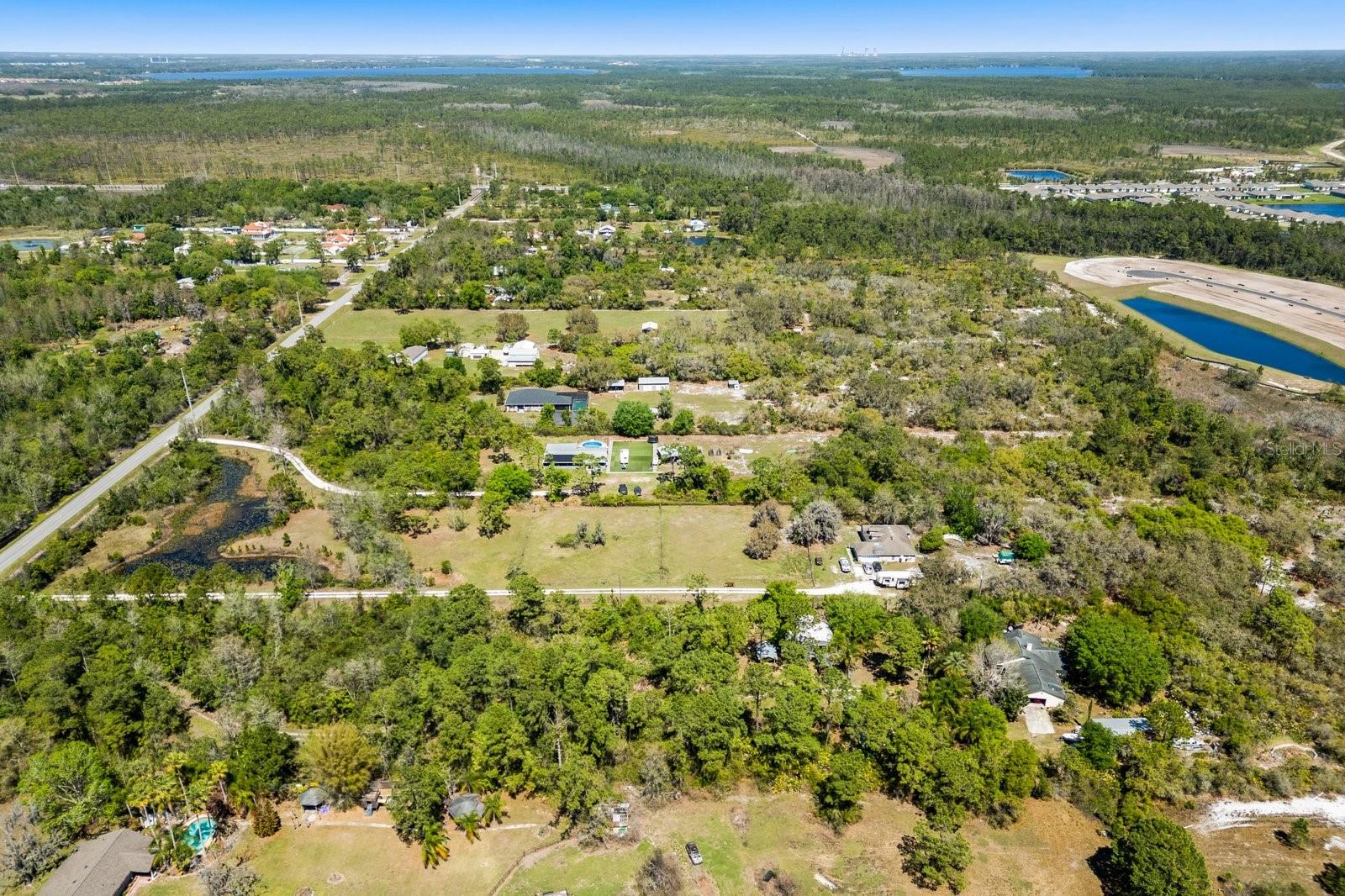 2727 Absher Rd Property Photo 4