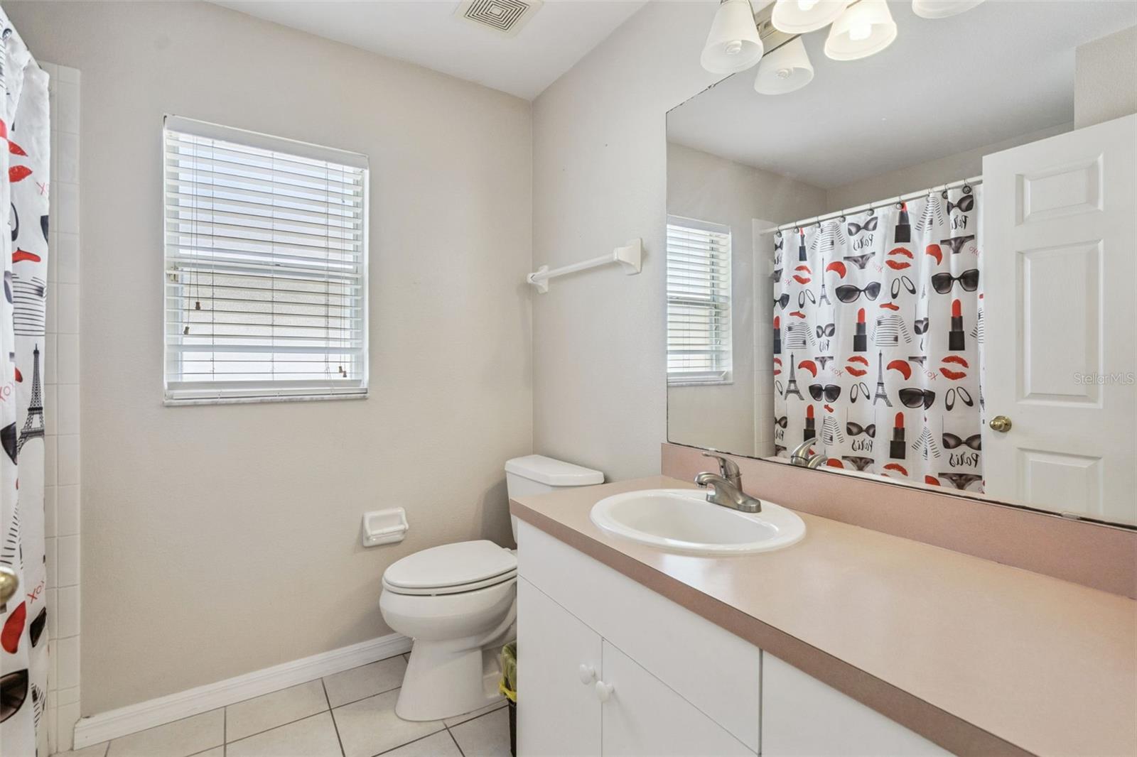 527 Durango Loop St Property Photo 13